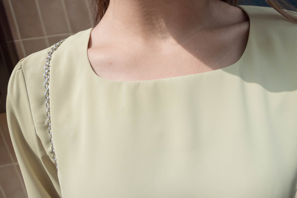 Avocado Lady 柔和綠方領修飾線顯瘦裙身飄逸修腰口袋連身裙, Dress/ DS9335