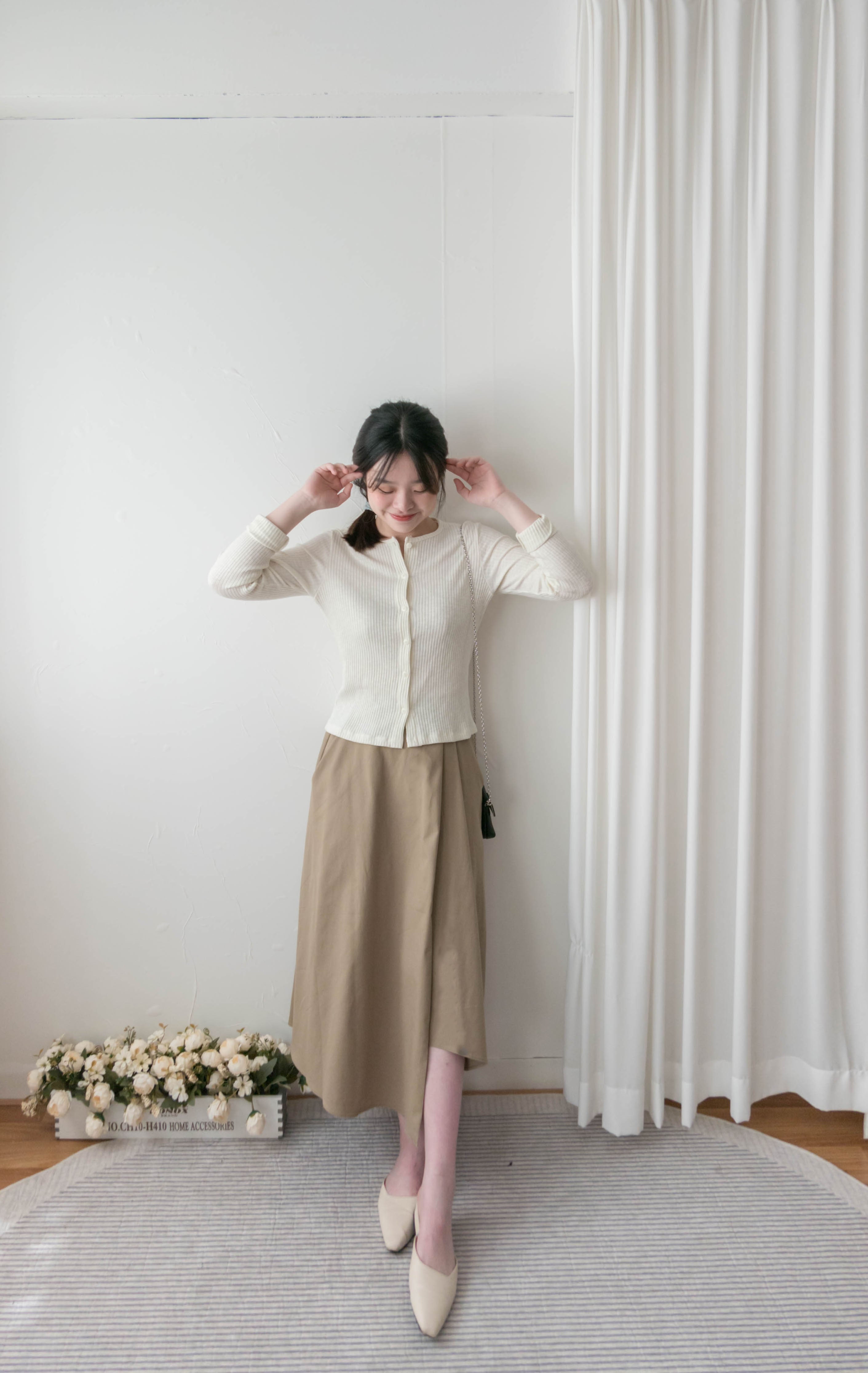 Hug 親膚顯瘦暗條紋彈性上衣或外套, Cardigan/ TP8897 (white sold out)