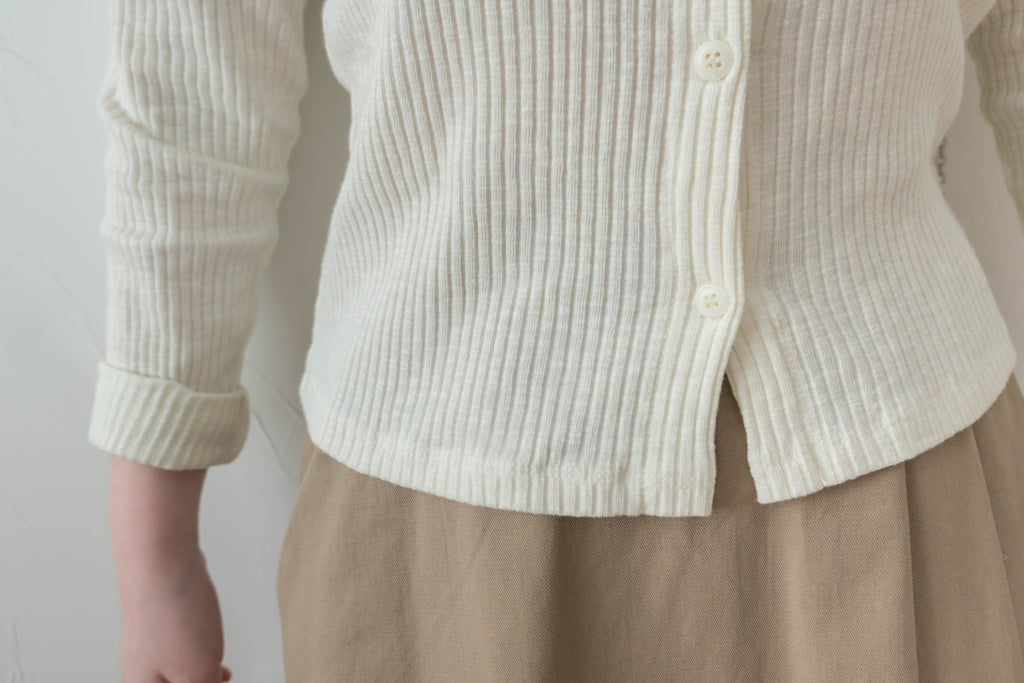 Hug 親膚顯瘦暗條紋彈性上衣或外套, Cardigan/ TP8897 (white sold out)