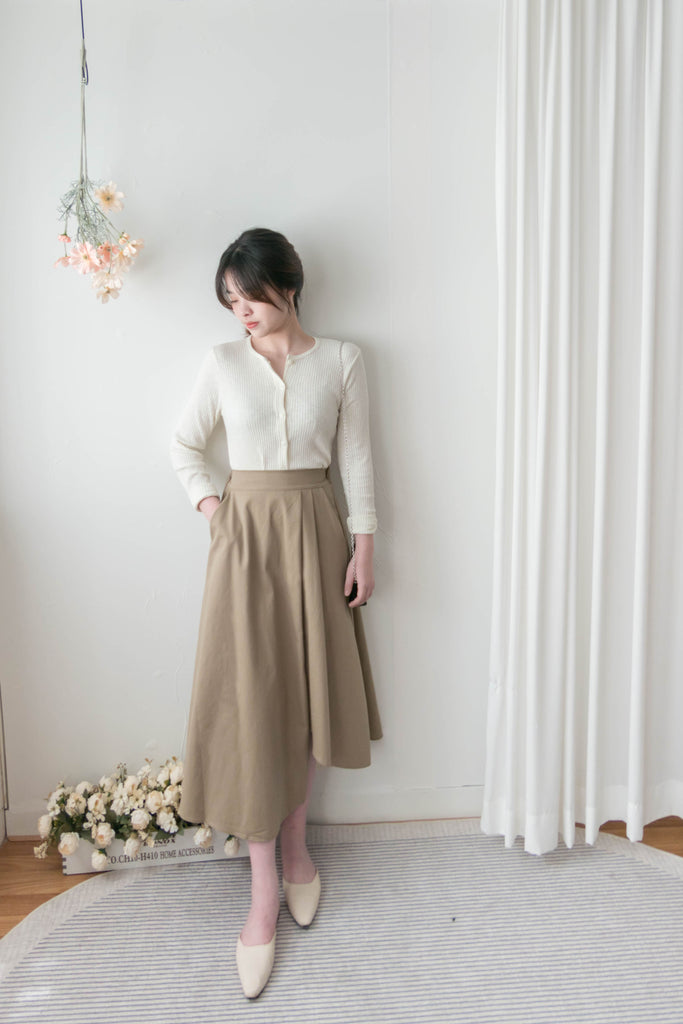 Hug 親膚顯瘦暗條紋彈性上衣或外套, Cardigan/ TP8897 (white sold out)