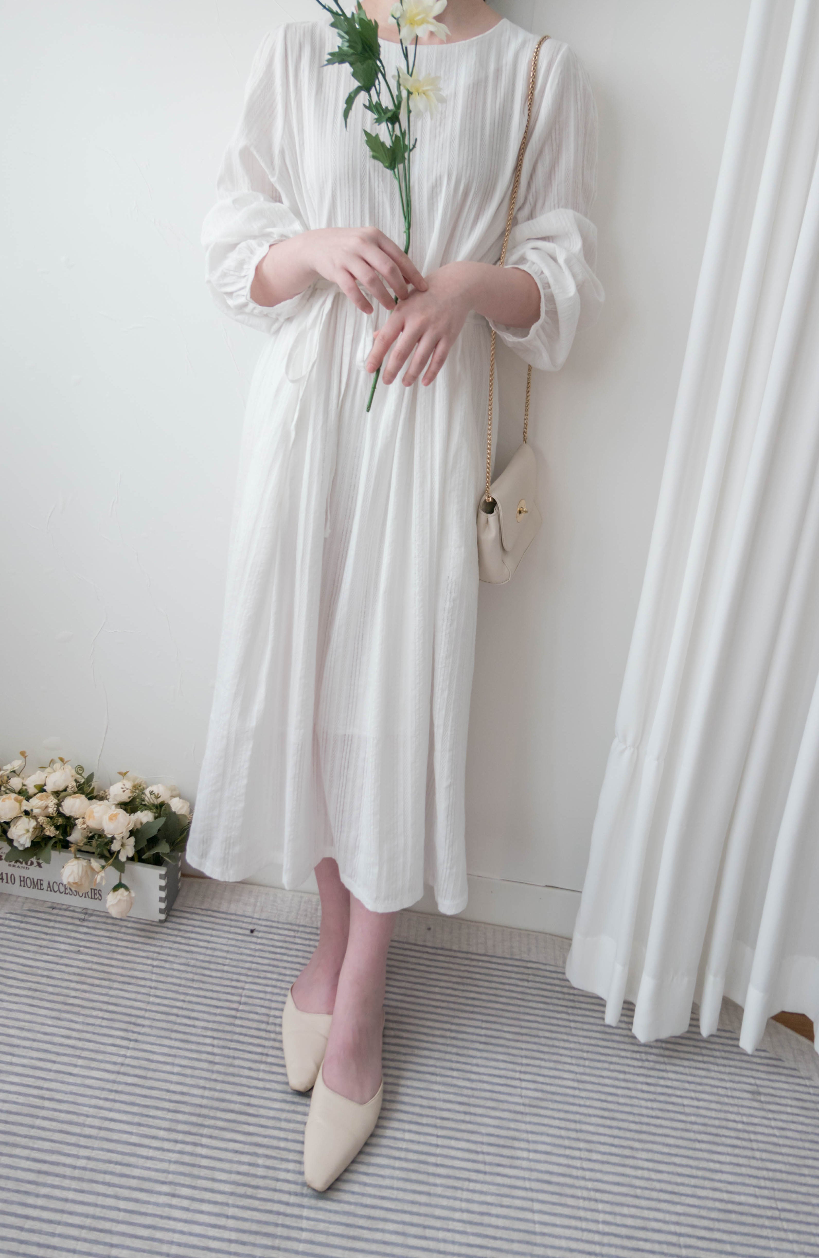 White Lace 白色後金鈕花邊手袖口袋民族通花修腰, Blouse/ DS9337