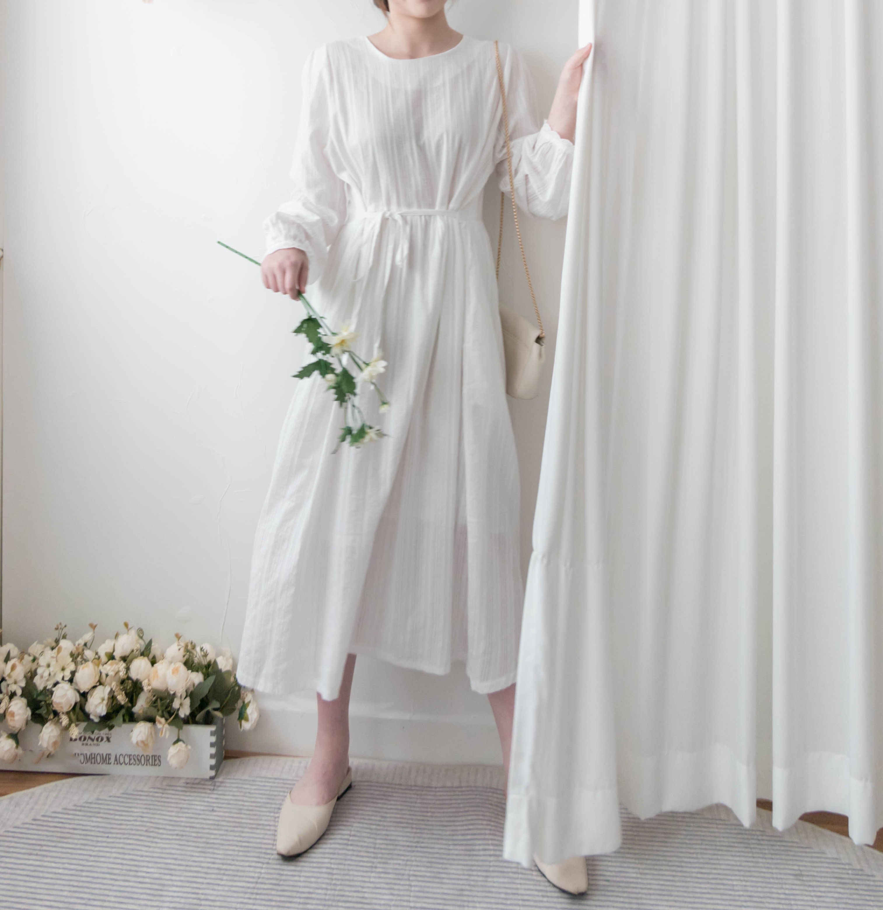 White Lace 白色後金鈕花邊手袖口袋民族通花修腰, Blouse/ DS9337