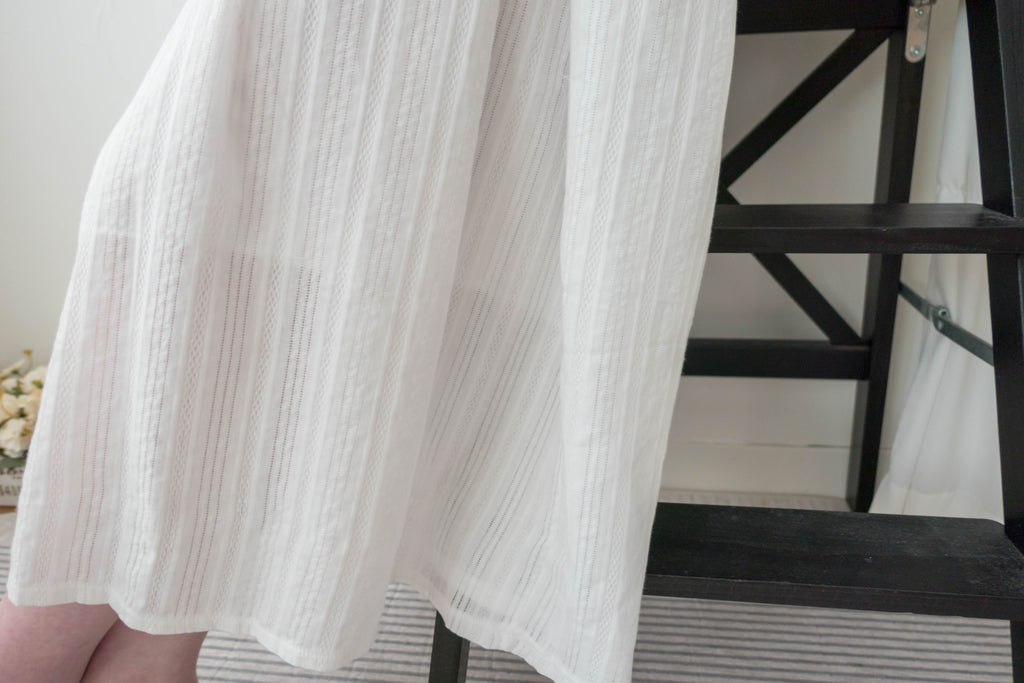 White Lace 白色後金鈕花邊手袖口袋民族通花修腰, Blouse/ DS9337