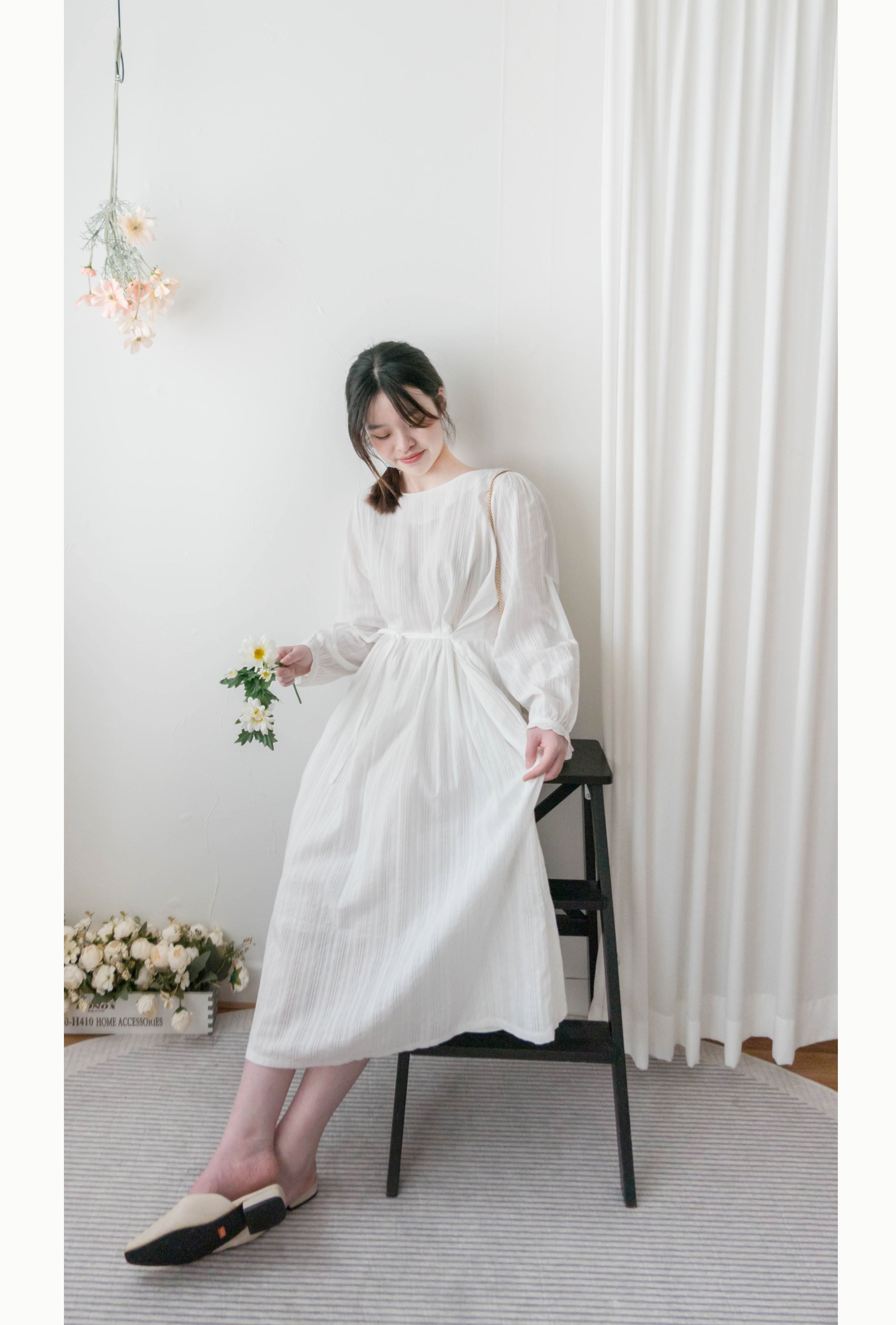 White Lace 白色後金鈕花邊手袖口袋民族通花修腰, Blouse/ DS9337