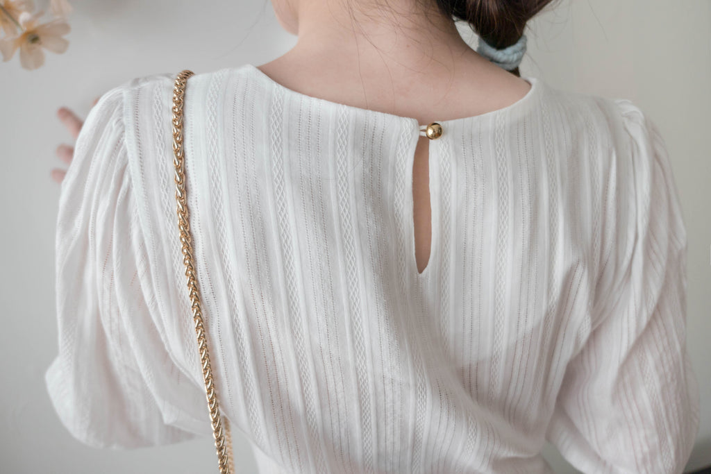 White Lace 白色後金鈕花邊手袖口袋民族通花修腰, Blouse/ DS9337