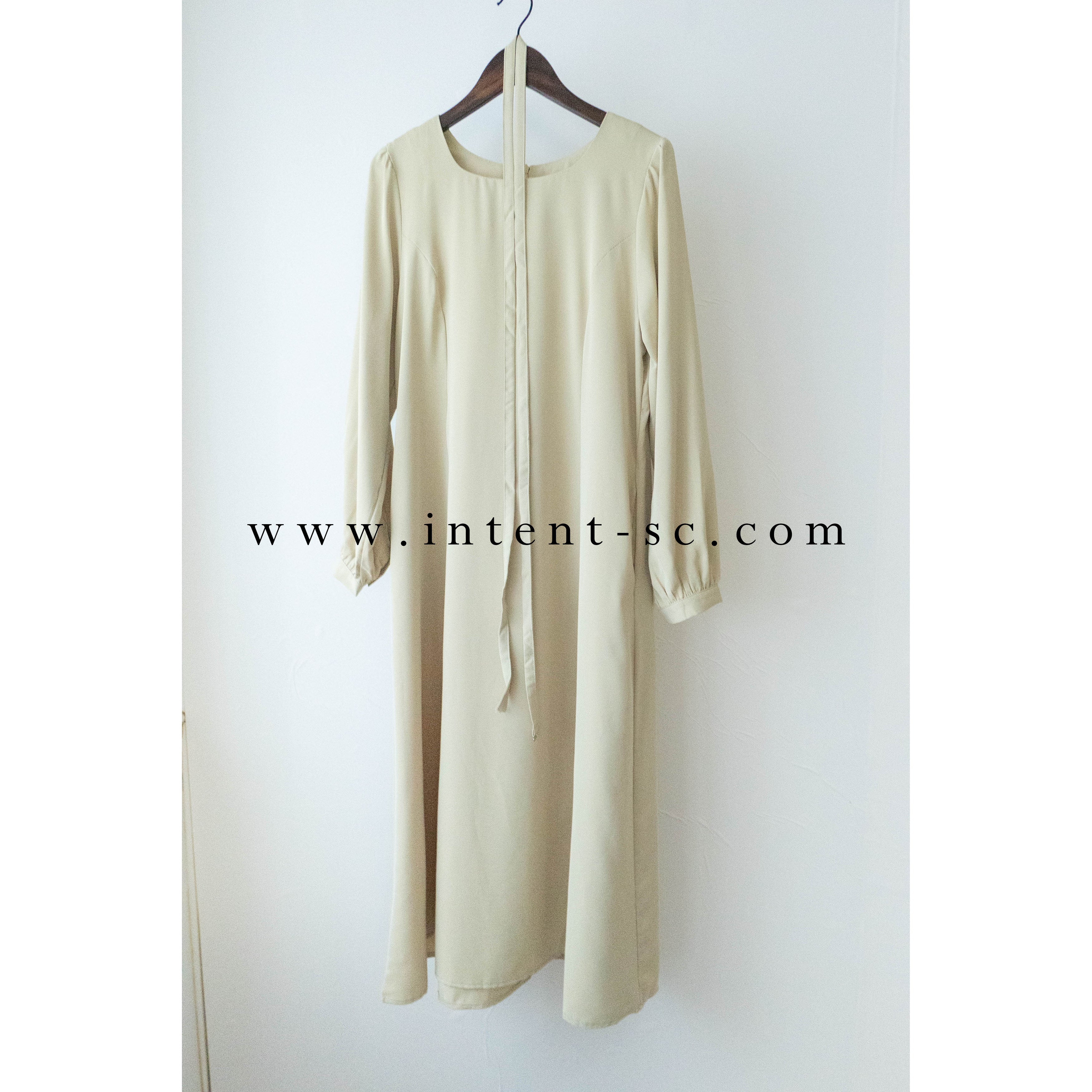 Avocado Lady 柔和綠方領修飾線顯瘦裙身飄逸修腰口袋連身裙, Dress/ DS9335