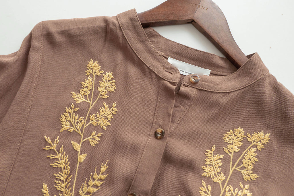 Wheat Milktea 燕麥奶茶刺繡側修腰百褶口袋連身裙, Dress/ DS9342