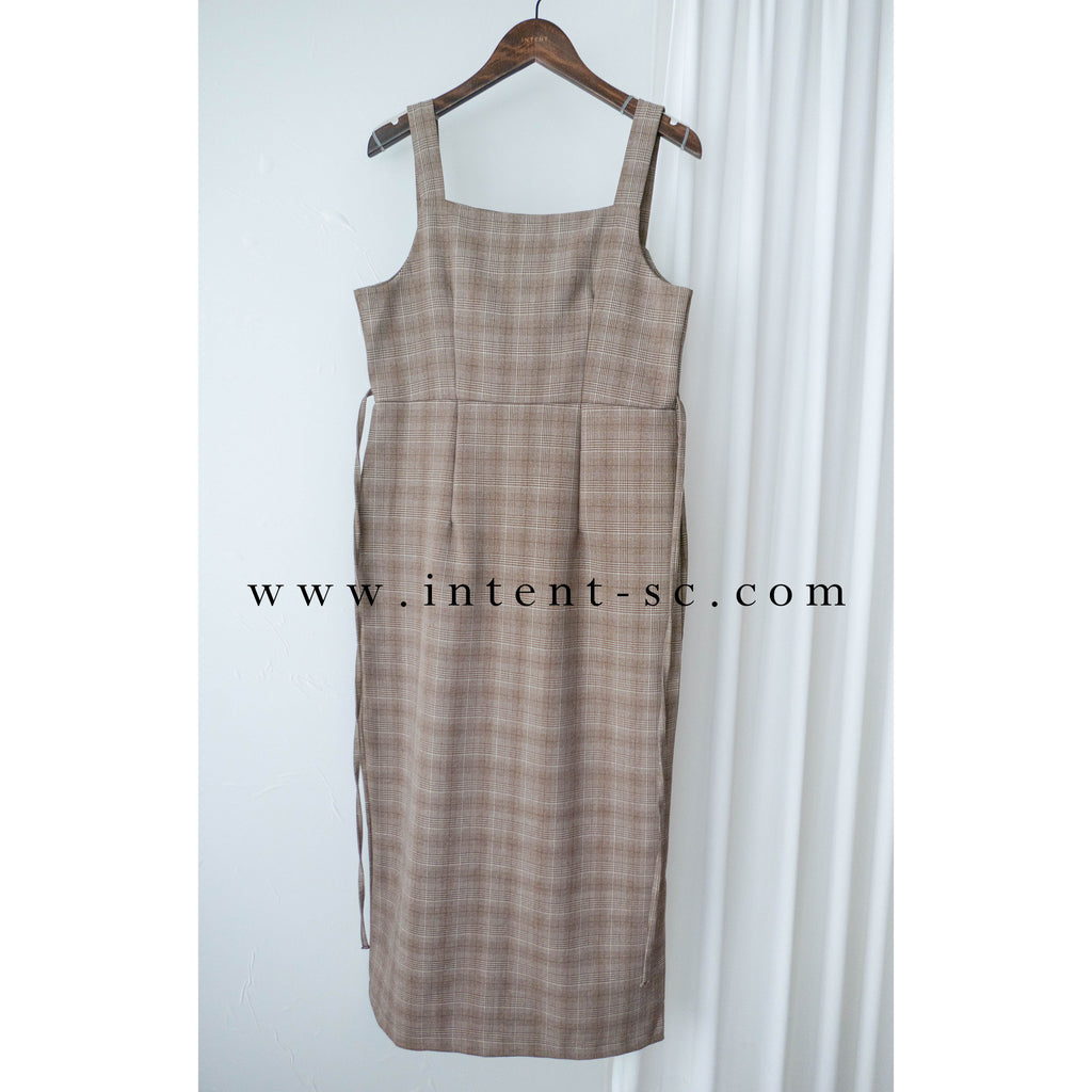 Check 平領啡格子修身不貼後開叉背心裙, Dress/ DS9325