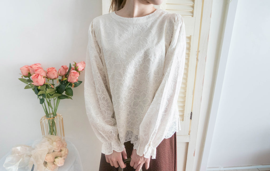 Daisy Lace 蕾絲小花連裡布花邊上衣, Blouse/ BU8979 (不設訂貨款)