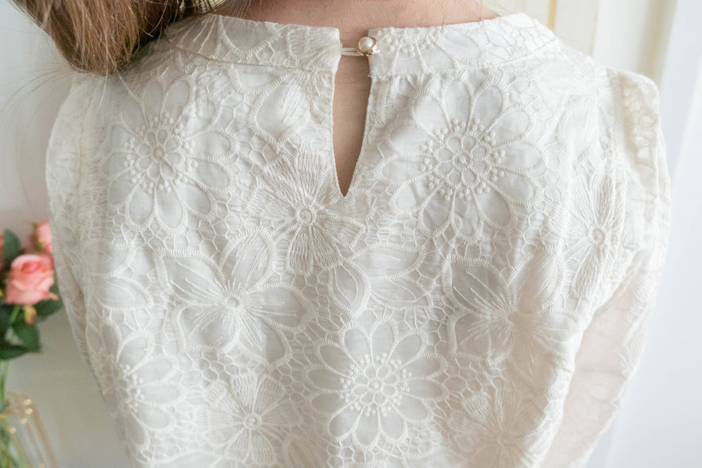 Daisy Lace 蕾絲小花連裡布花邊上衣, Blouse/ BU8979 (不設訂貨款)