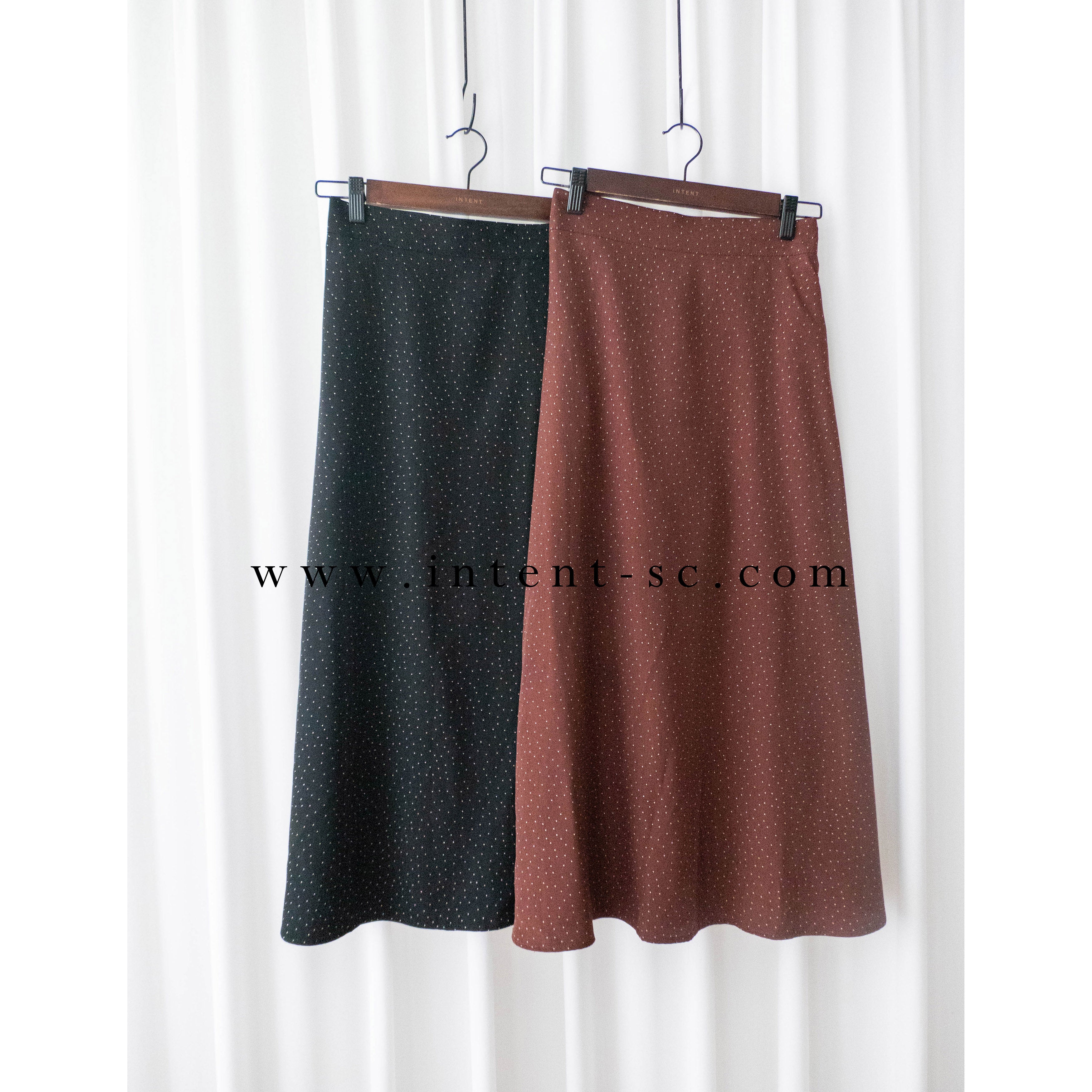 Snow Dot 雪花點點微光澤傘長裙, Skirt/ SK8743 (brown sold out)