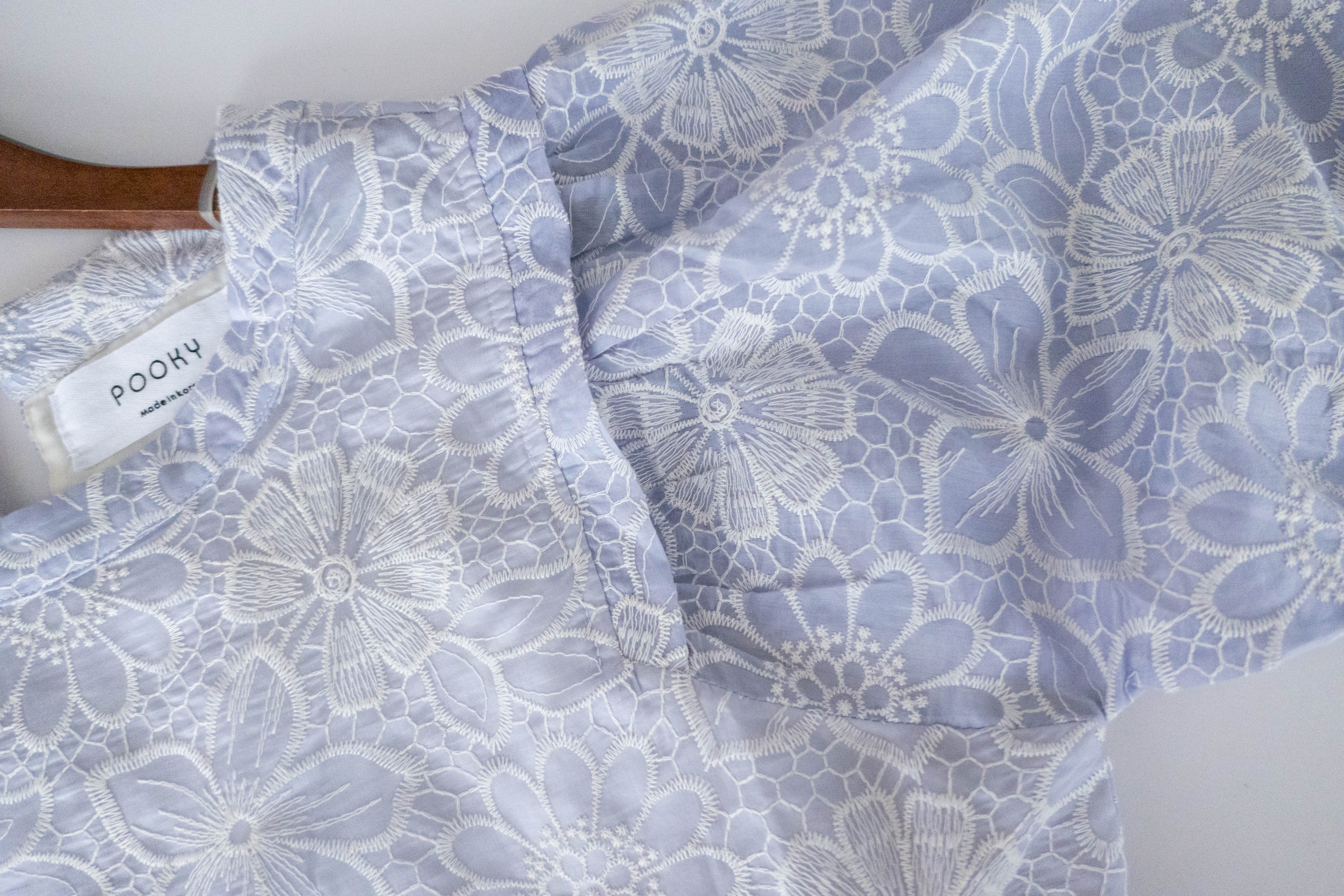Daisy Lace 蕾絲小花連裡布花邊上衣, Blouse/ BU8979 (不設訂貨款)