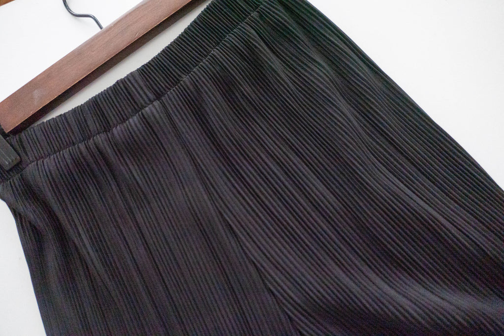 Black Pleated 黑色百褶垂感修腳長褲, Pants/ PT8395