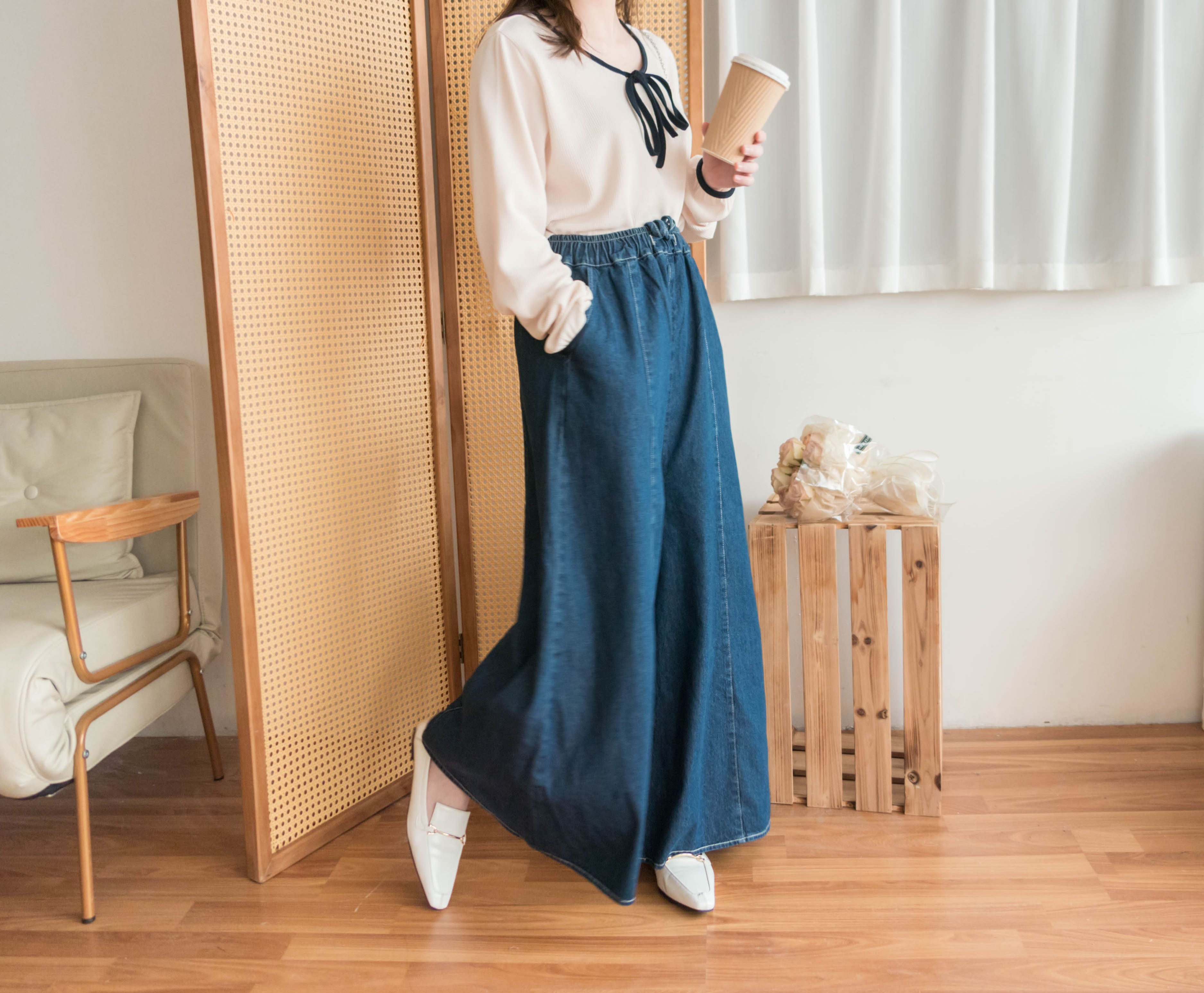 Skirt Wide 白車邊裙形闊腳牛仔褲, Jeans/ SK8754