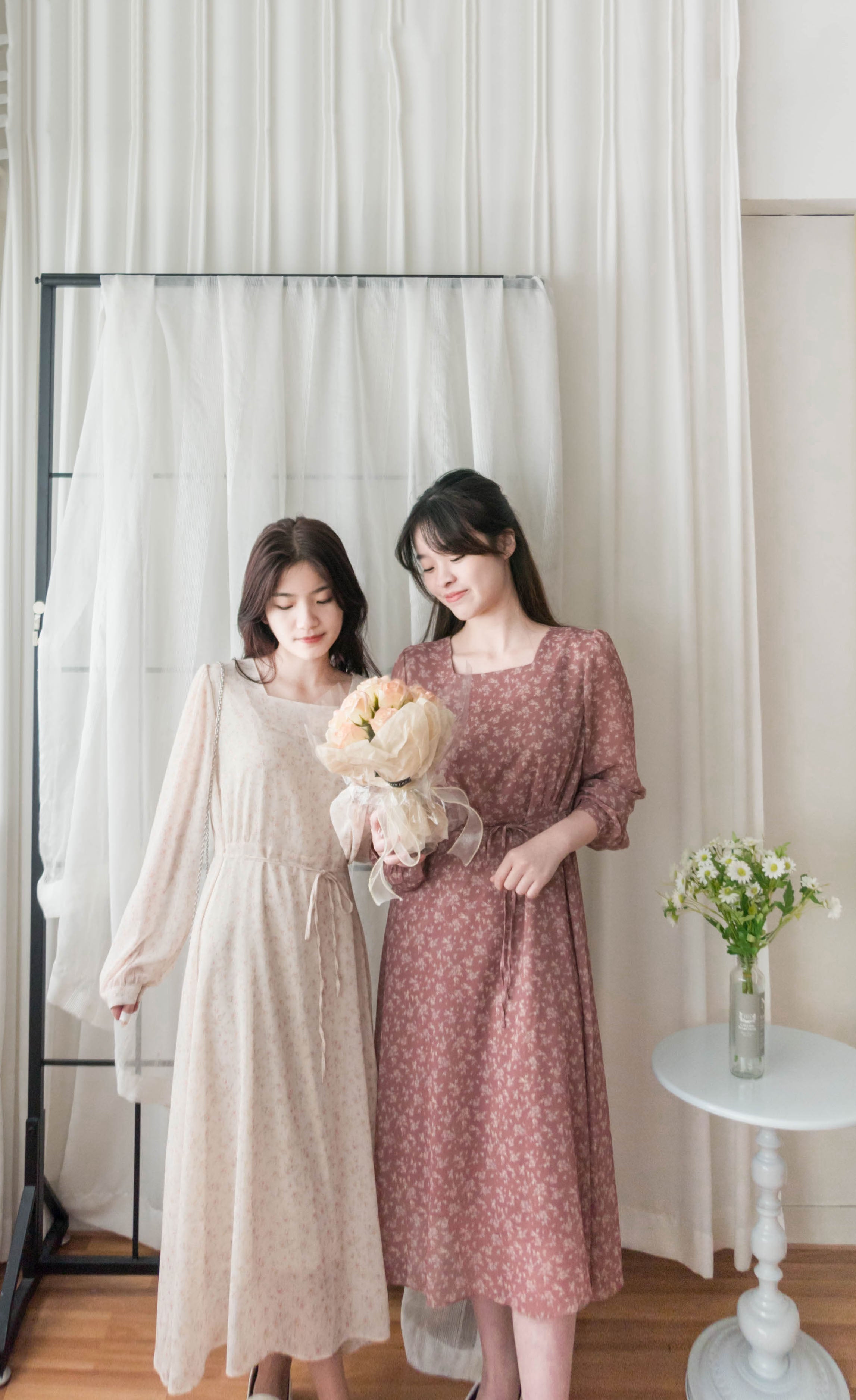 Garden Floral 輕盈方領雪紡碎花飄逸連身裙, Dress/ DS9349