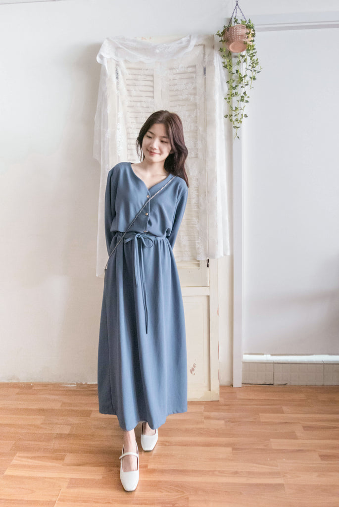 Wonderland 隨性輕優雅圓V領防皺修腰連身裙, Dress/ DS9346