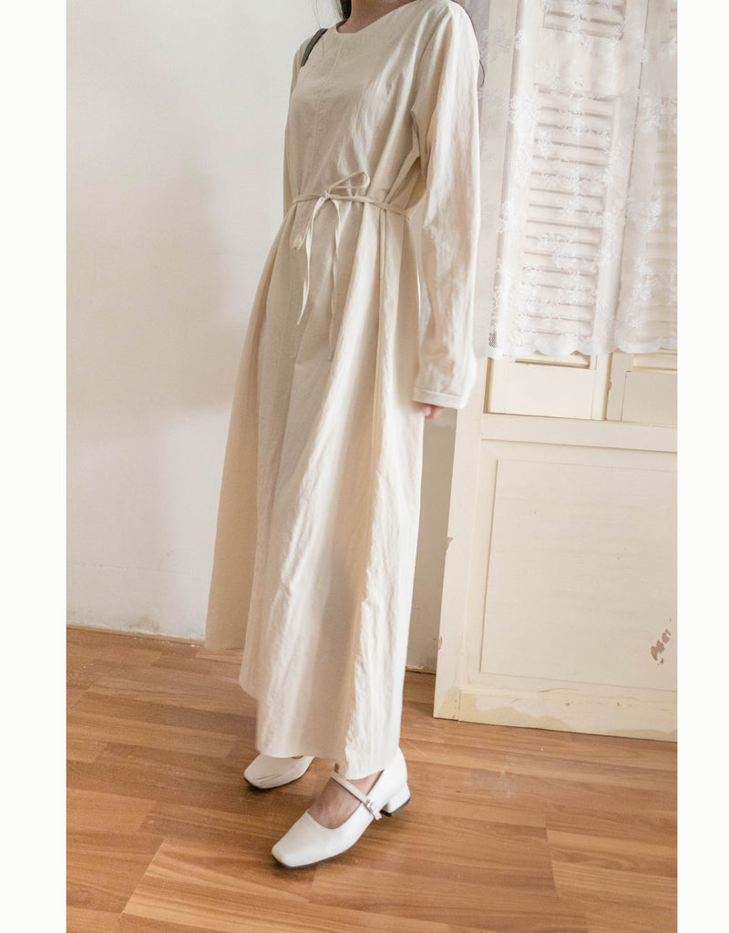 SoftTone 溫柔隨性簡約中車線綁帶連身裙, Dress/ DS9354