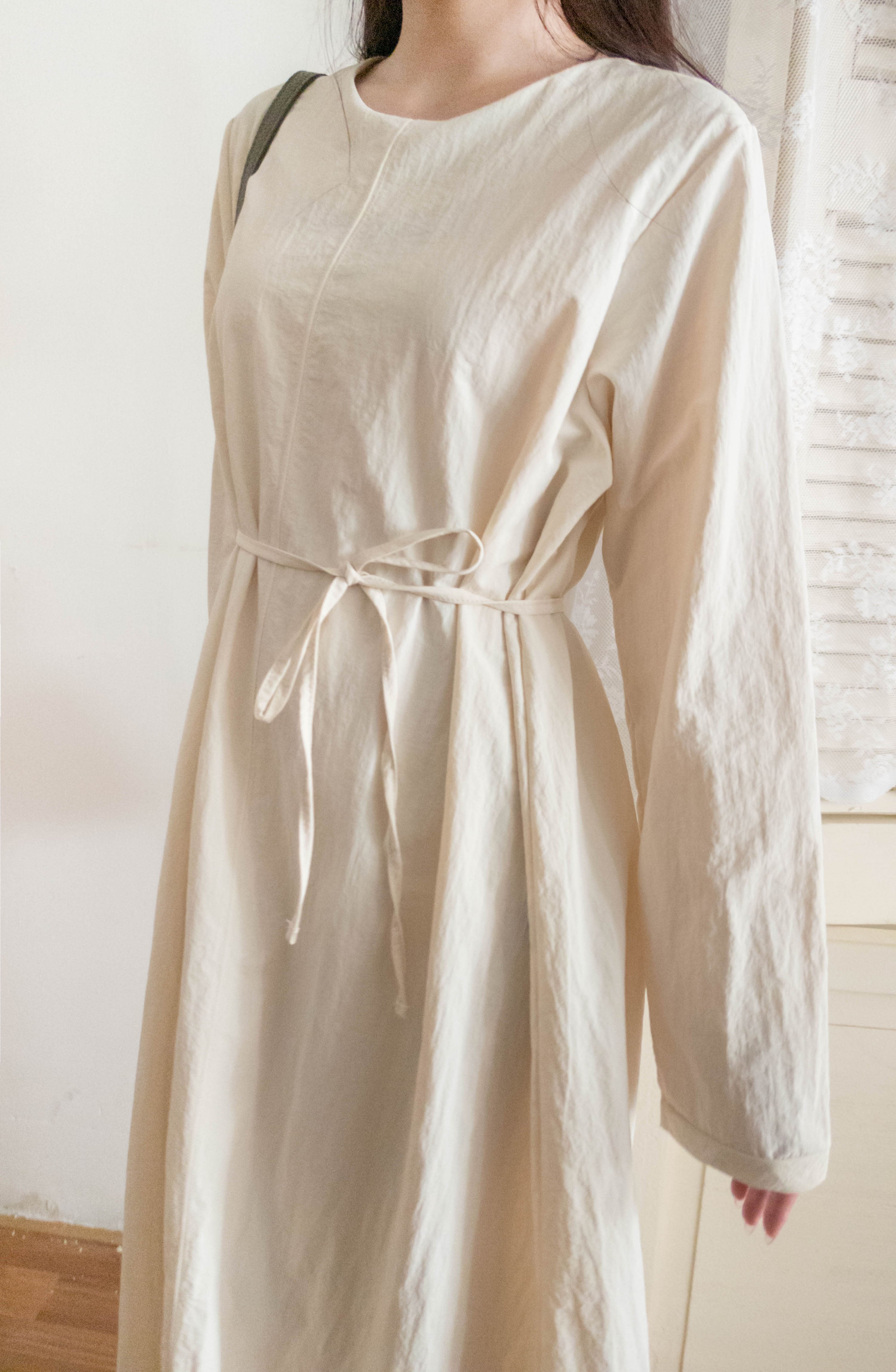 SoftTone 溫柔隨性簡約中車線綁帶連身裙, Dress/ DS9354