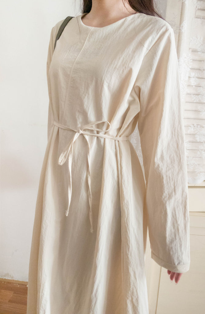 SoftTone 溫柔隨性簡約中車線綁帶連身裙, Dress/ DS9354