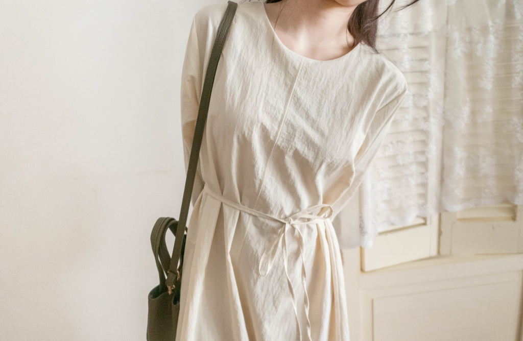 SoftTone 溫柔隨性簡約中車線綁帶連身裙, Dress/ DS9354