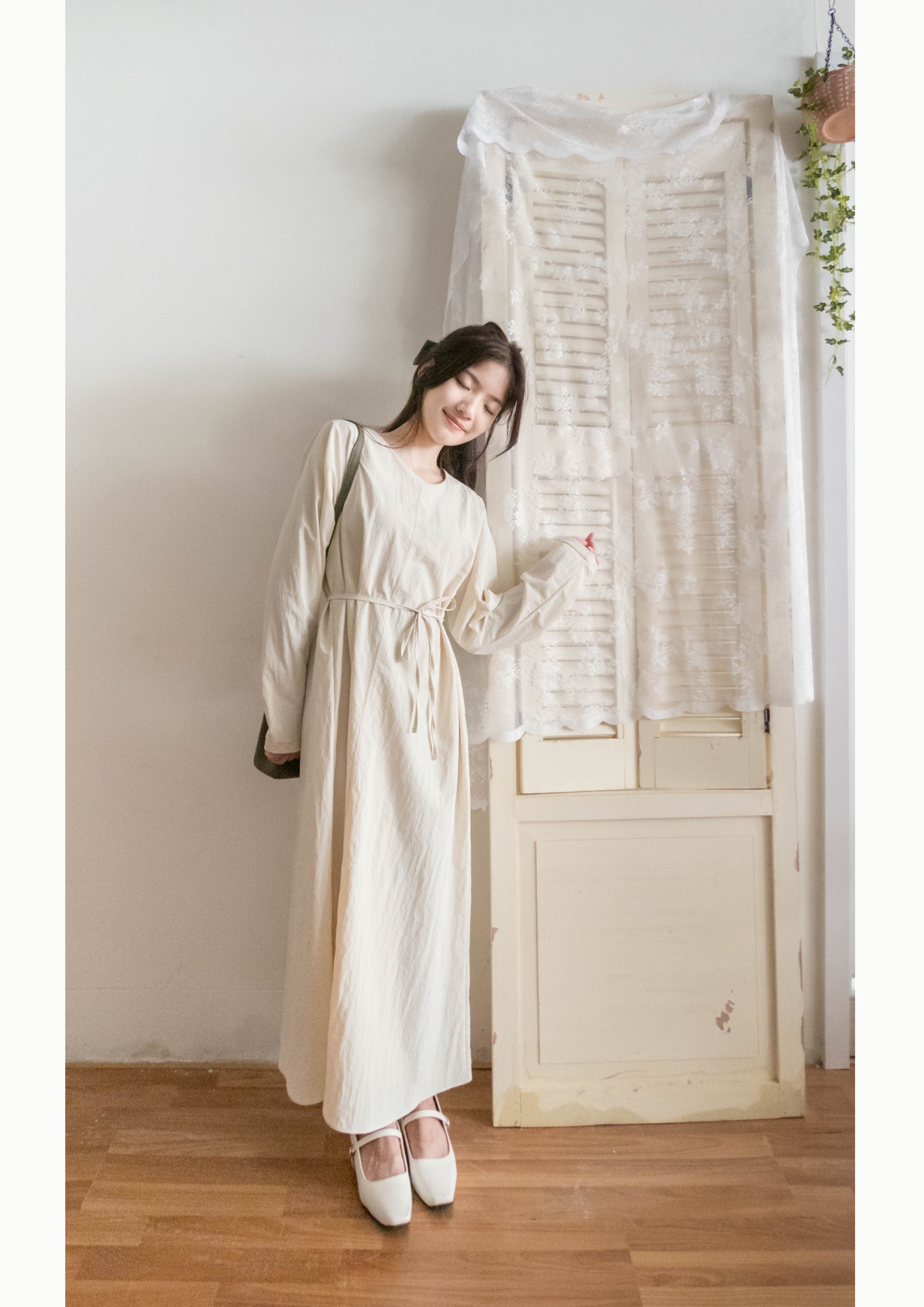 SoftTone 溫柔隨性簡約中車線綁帶連身裙, Dress/ DS9354