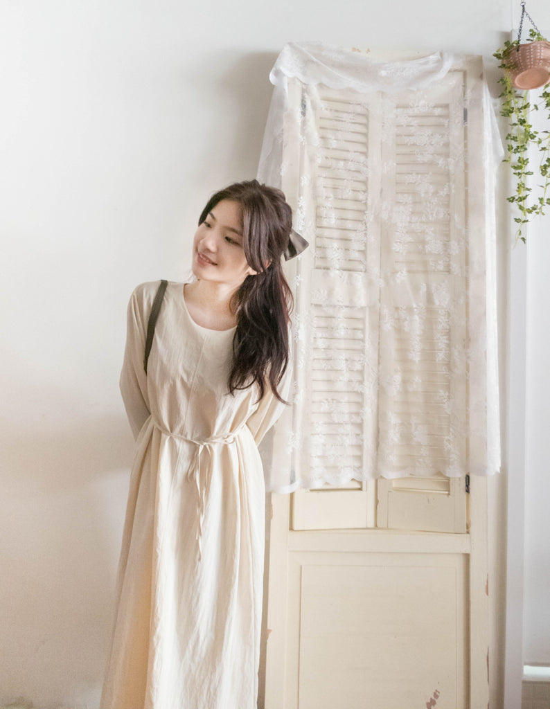 SoftTone 溫柔隨性簡約中車線綁帶連身裙, Dress/ DS9354