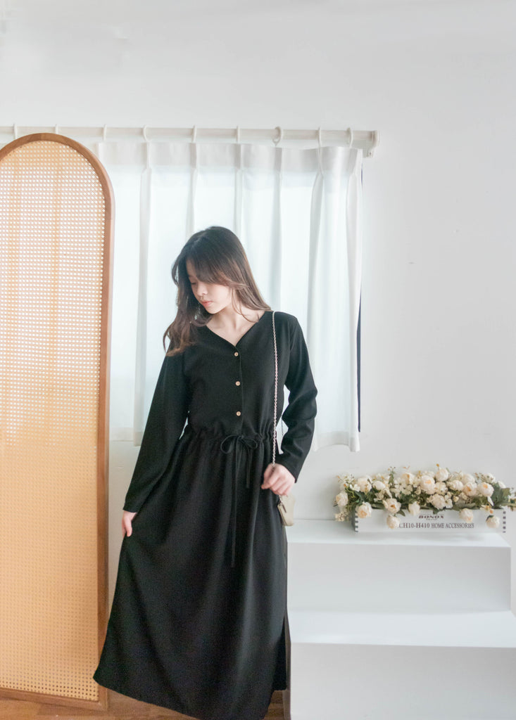 Wonderland 隨性輕優雅圓V領防皺修腰連身裙, Dress/ DS9346