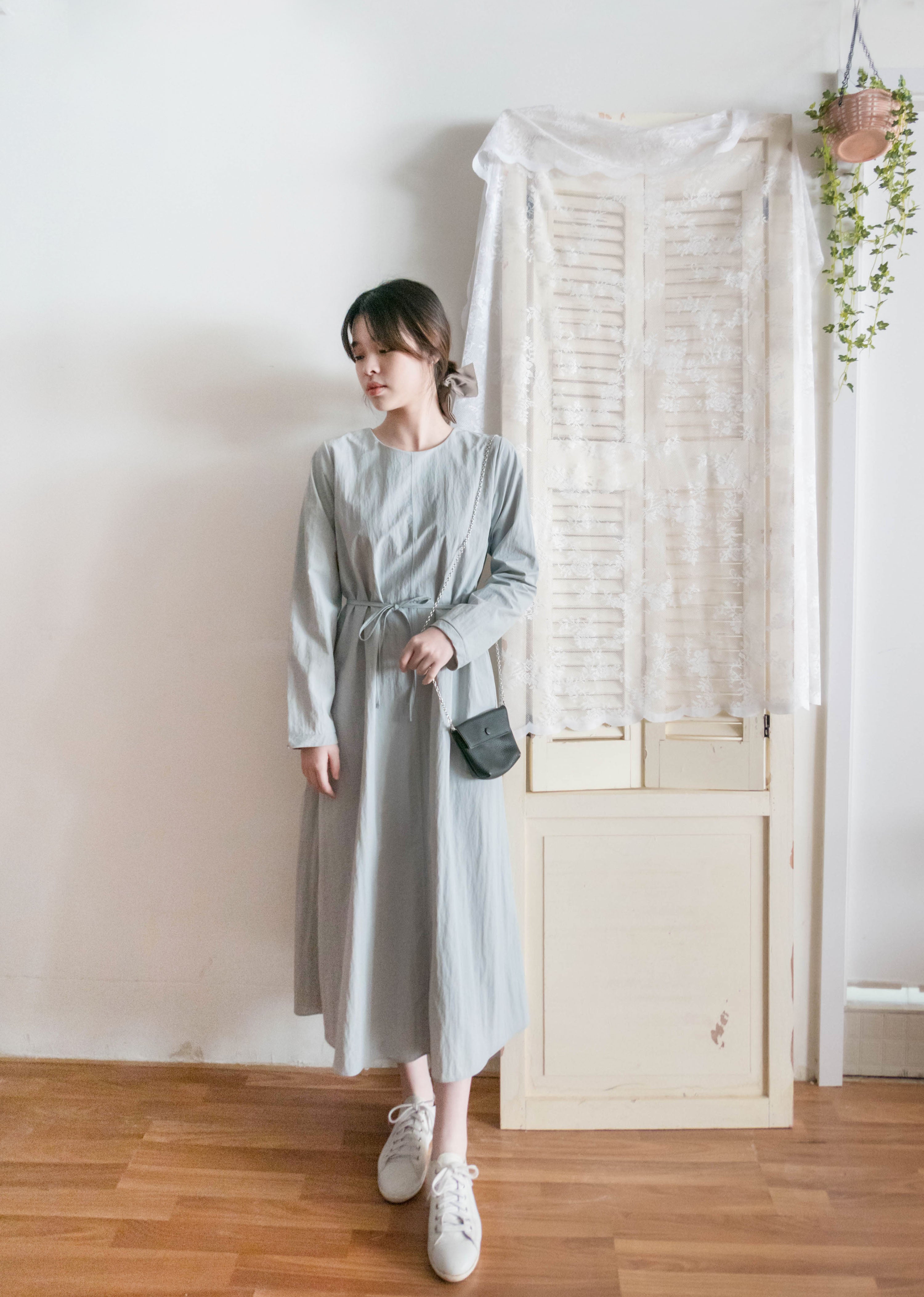 SoftTone 溫柔隨性簡約中車線綁帶連身裙, Dress/ DS9354