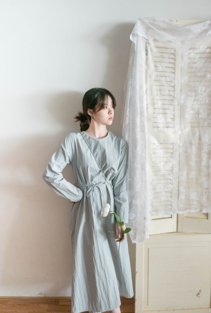 SoftTone 溫柔隨性簡約中車線綁帶連身裙, Dress/ DS9354