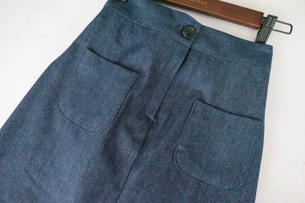 Denim 雙口袋牛仔色前開叉H形裙, Dress/ SK8749