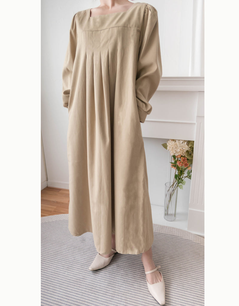 Square Pleated 杏色前後方領車褶裙身口袋連身裙, Dress/ DS9365
