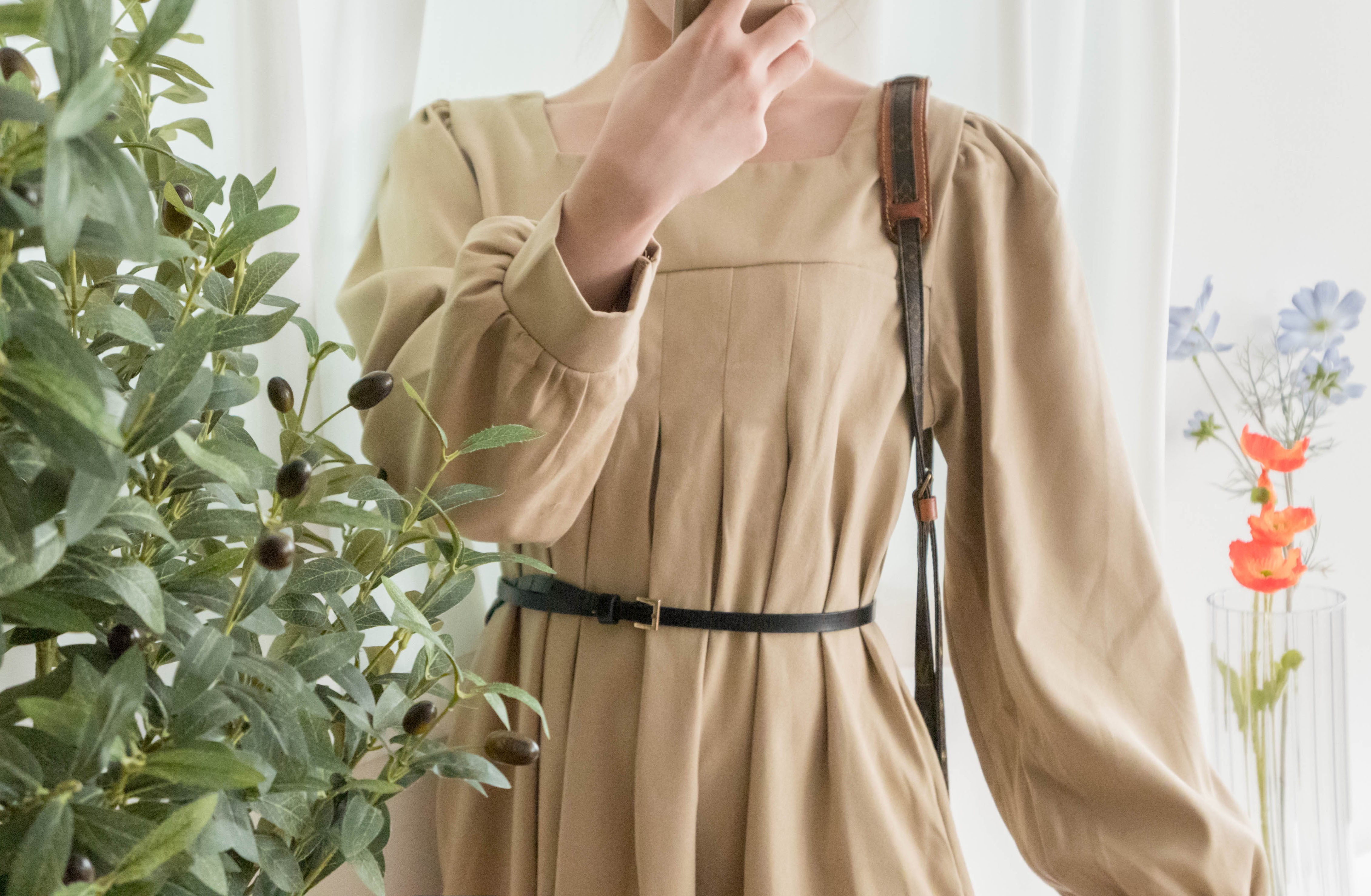 Square Pleated 杏色前後方領車褶裙身口袋連身裙, Dress/ DS9365