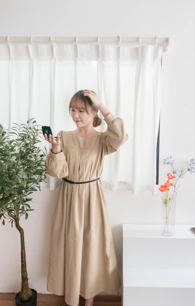 Square Pleated 杏色前後方領車褶裙身口袋連身裙, Dress/ DS9365
