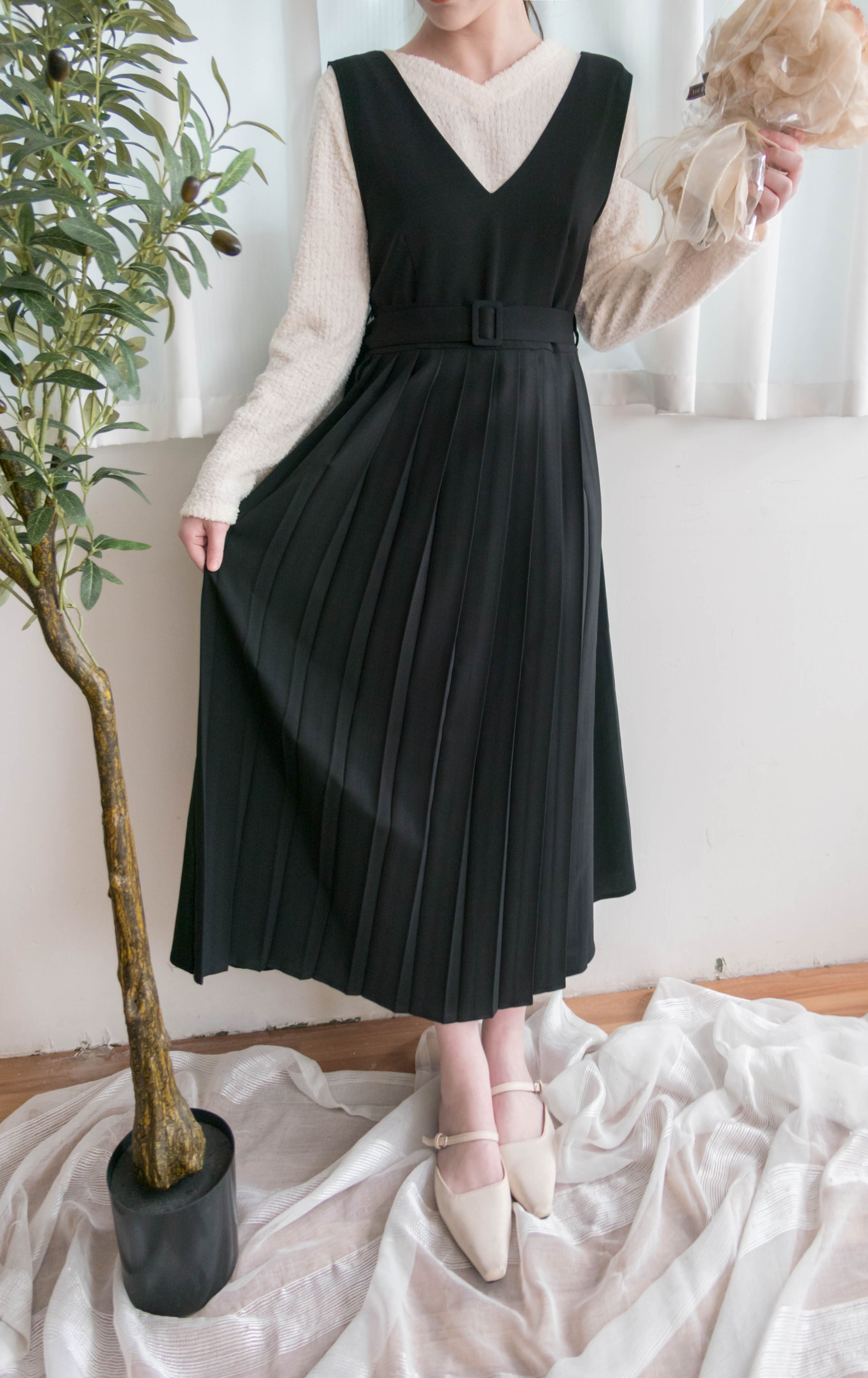Jasmine Pleated 不經意的氣質V領雪紡前百褶飄飄背心裙, Dress/ DS9363