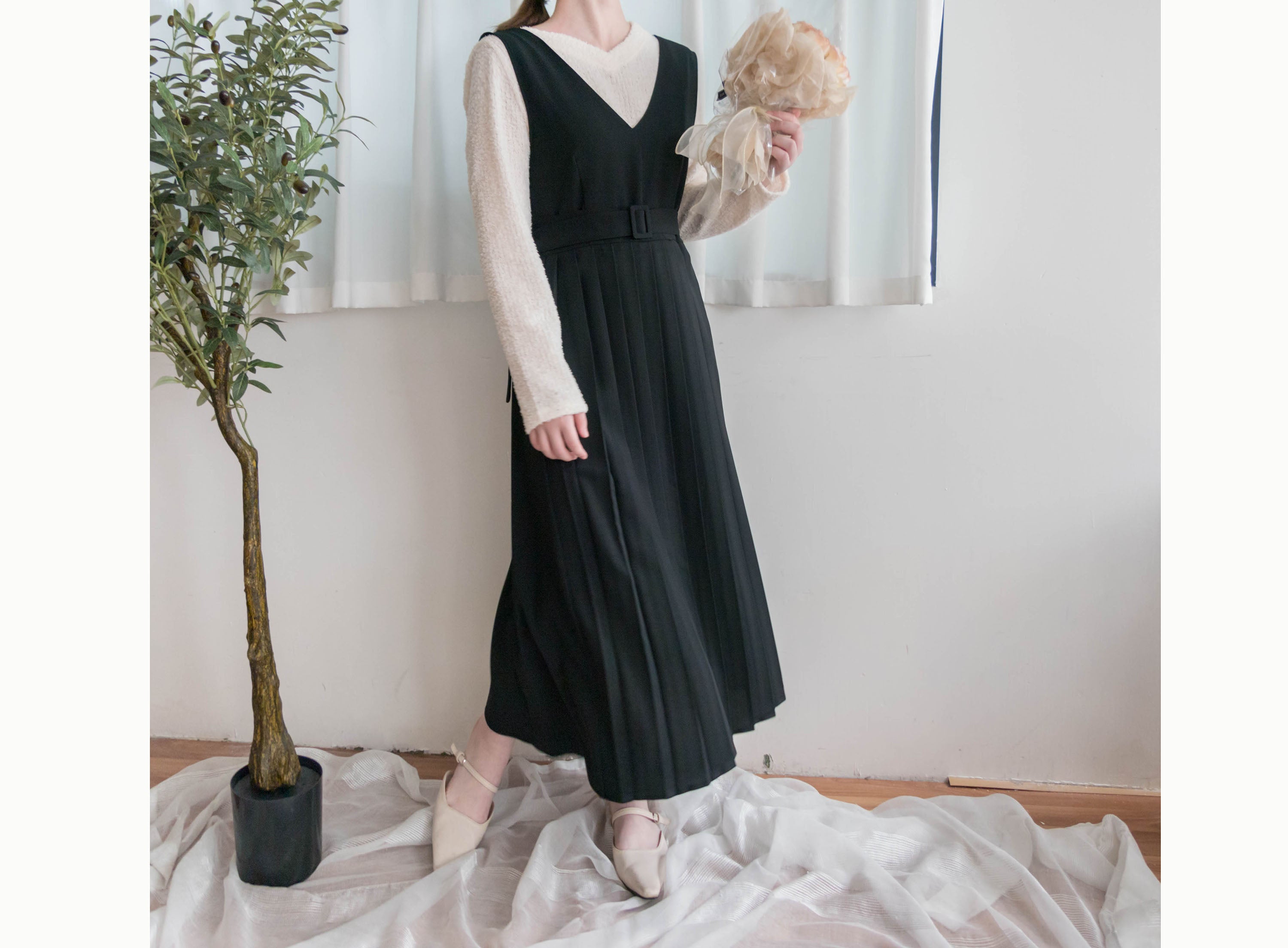 Jasmine Pleated 不經意的氣質V領雪紡前百褶飄飄背心裙, Dress/ DS9363