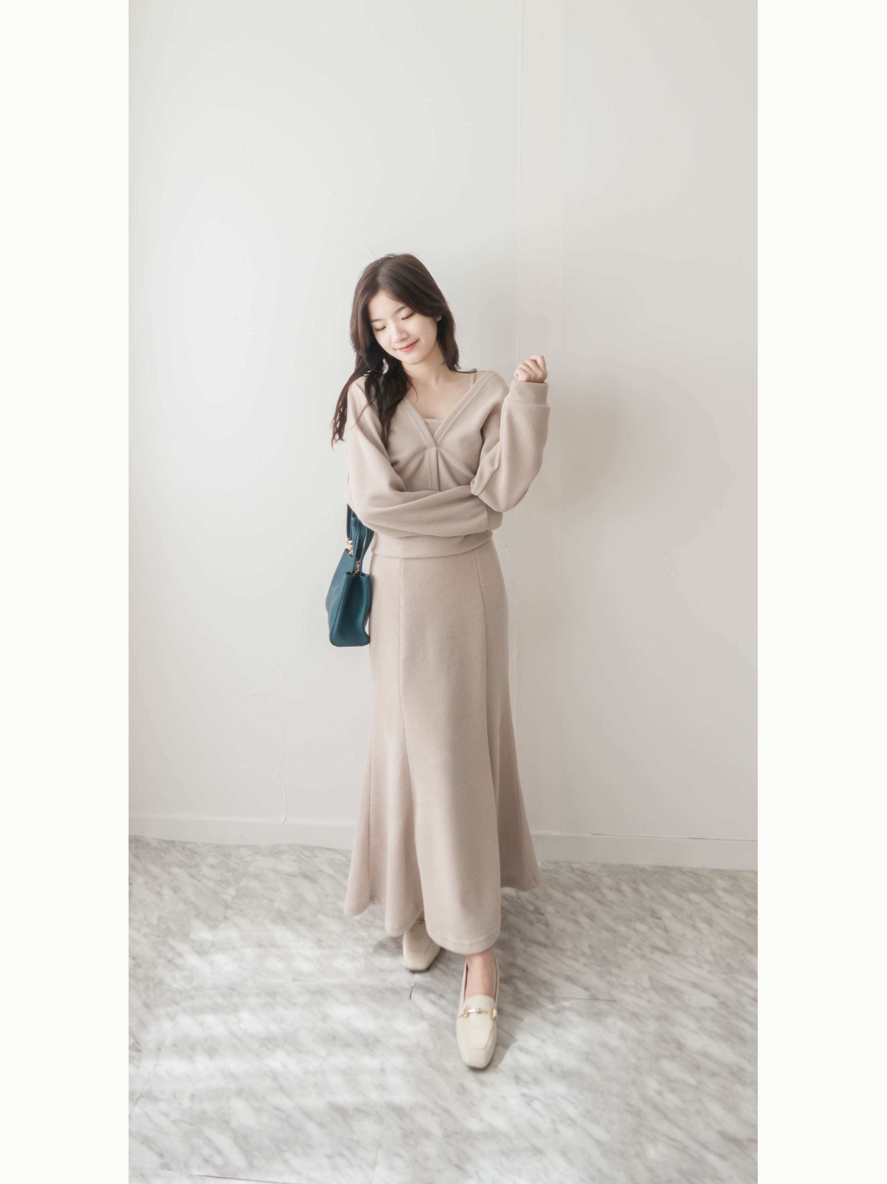 Beige Fishtail 杏色層次前後兩著彈性套裝, Dress/ DS9358