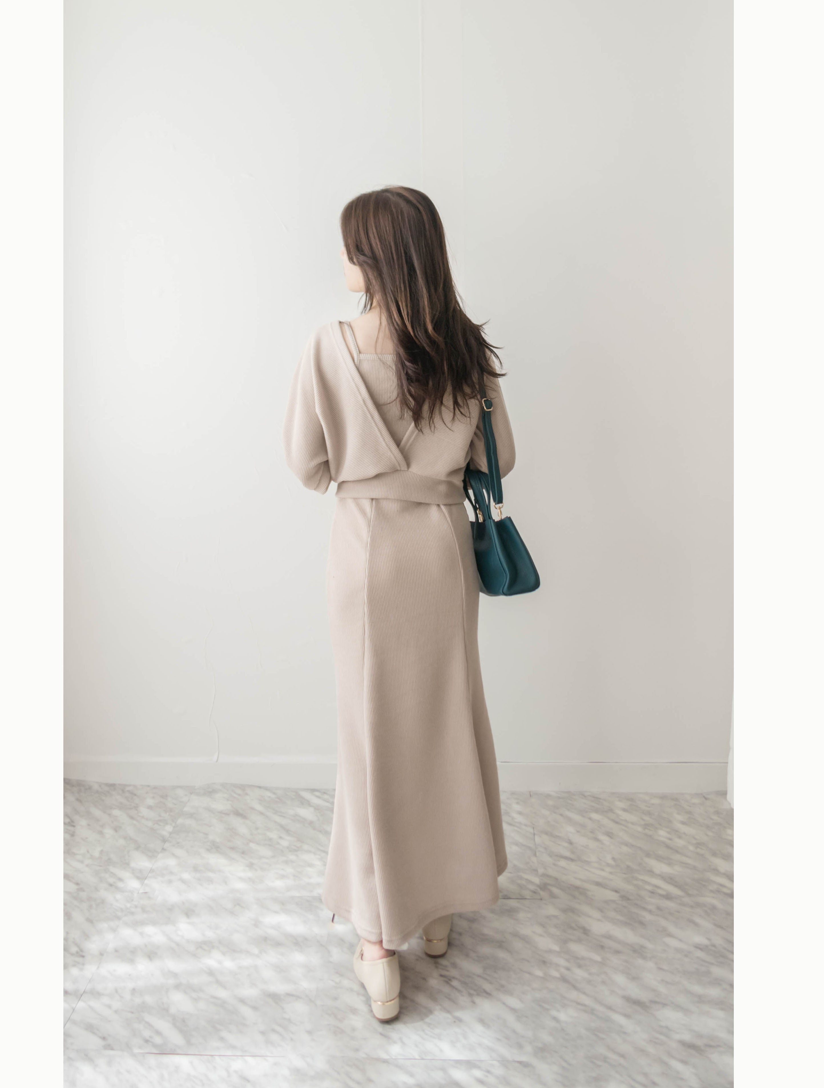 Beige Fishtail 杏色層次前後兩著彈性套裝, Dress/ DS9358