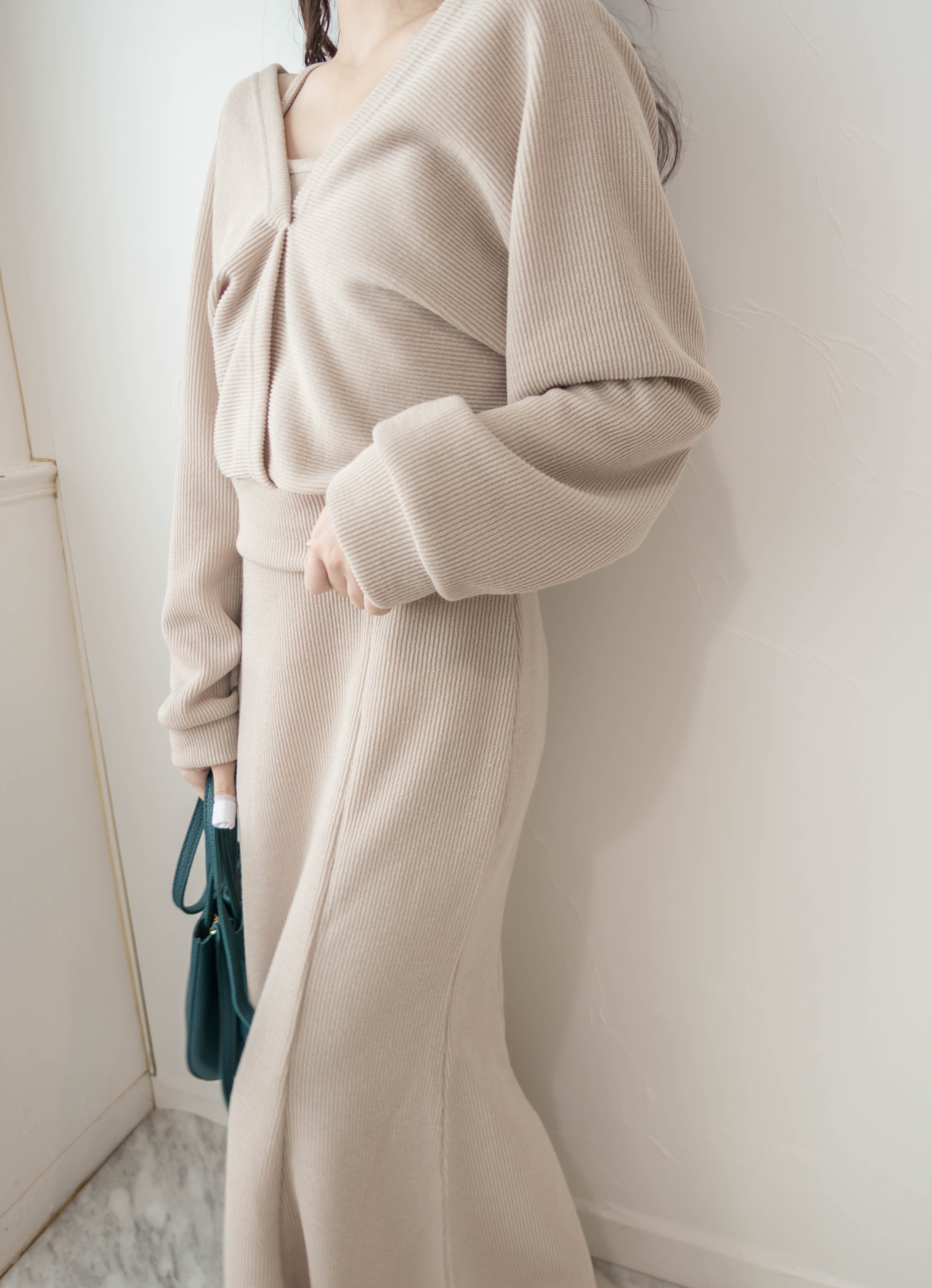 Beige Fishtail 杏色層次前後兩著彈性套裝, Dress/ DS9358