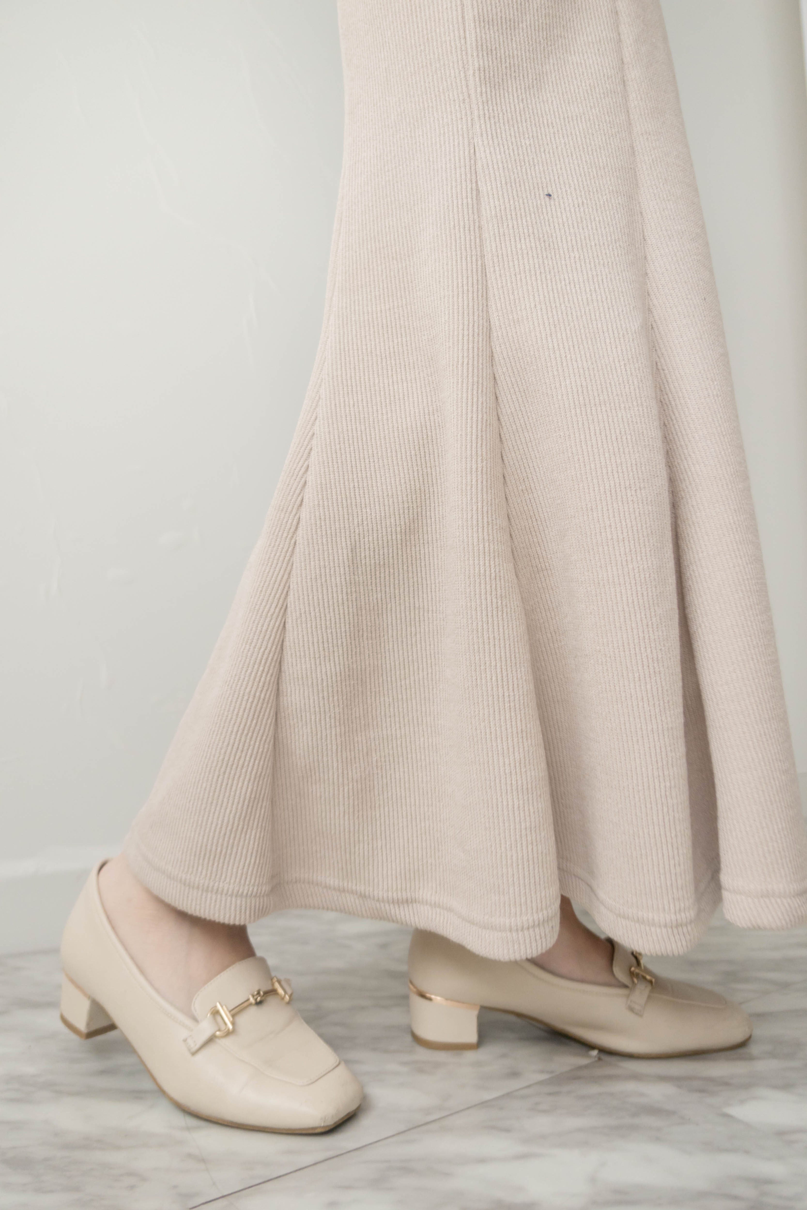 Beige Fishtail 杏色層次前後兩著彈性套裝, Dress/ DS9358