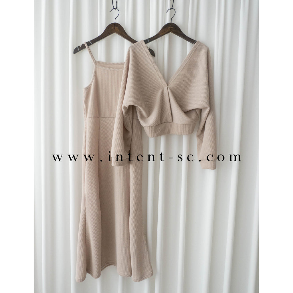 Beige Fishtail 杏色層次前後兩著彈性套裝, Dress/ DS9358