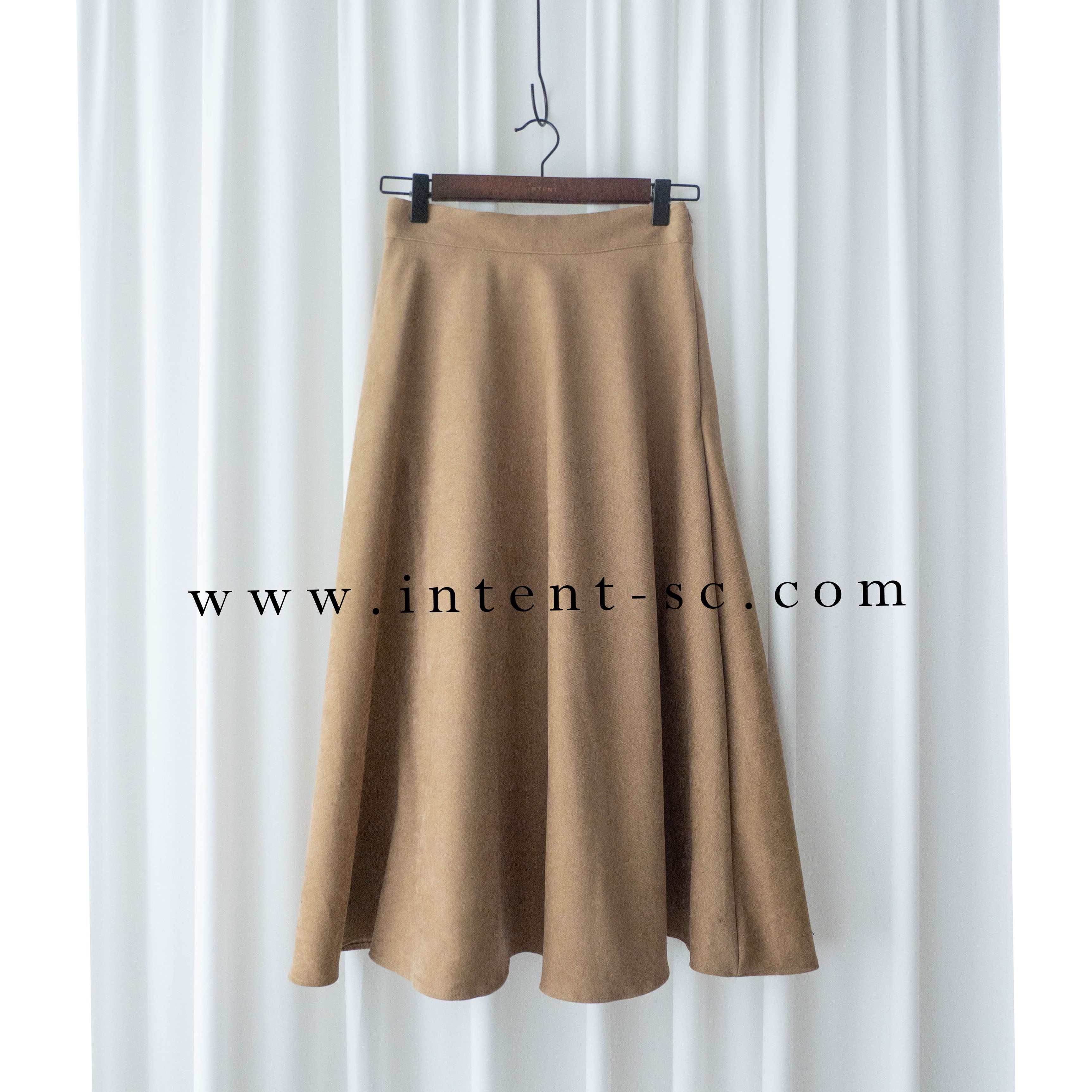 Caramel 駝色微絨面圓滿傘裙, Skirt/ SK8756