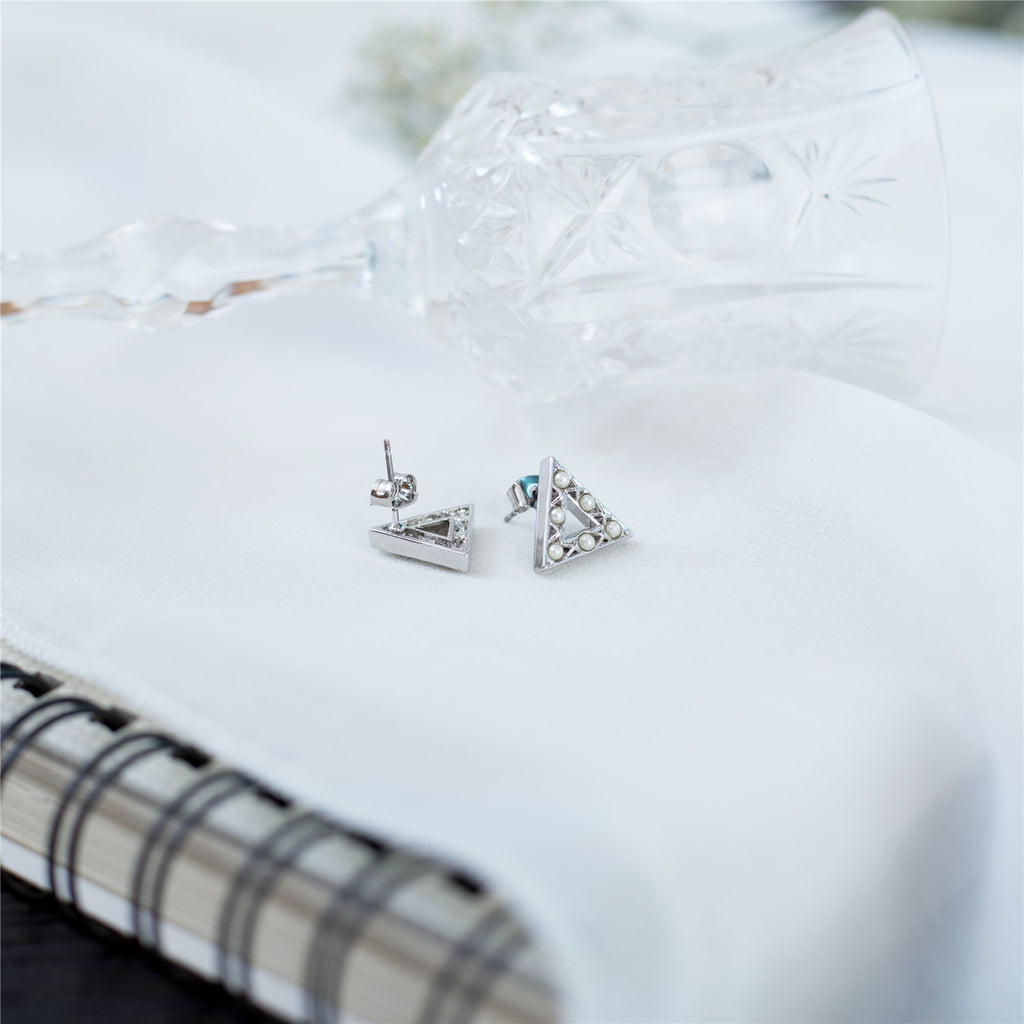 Triangular Pearl Earrings / ER8013