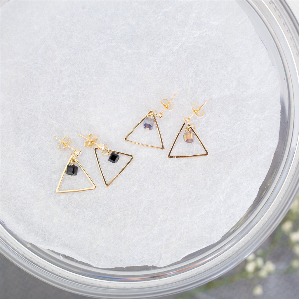 Cube in the triangle Long earrings / ER8042