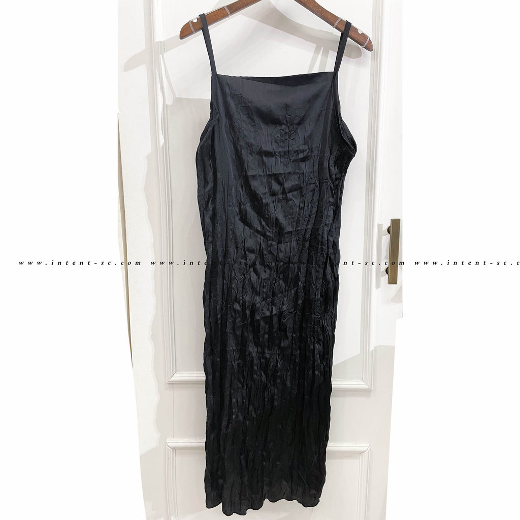 Black 皺紋小優雅吊帶連身裙, Dress/ DS8905