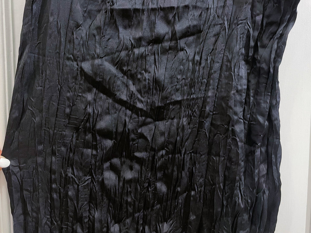 Black 皺紋小優雅吊帶連身裙, Dress/ DS8905