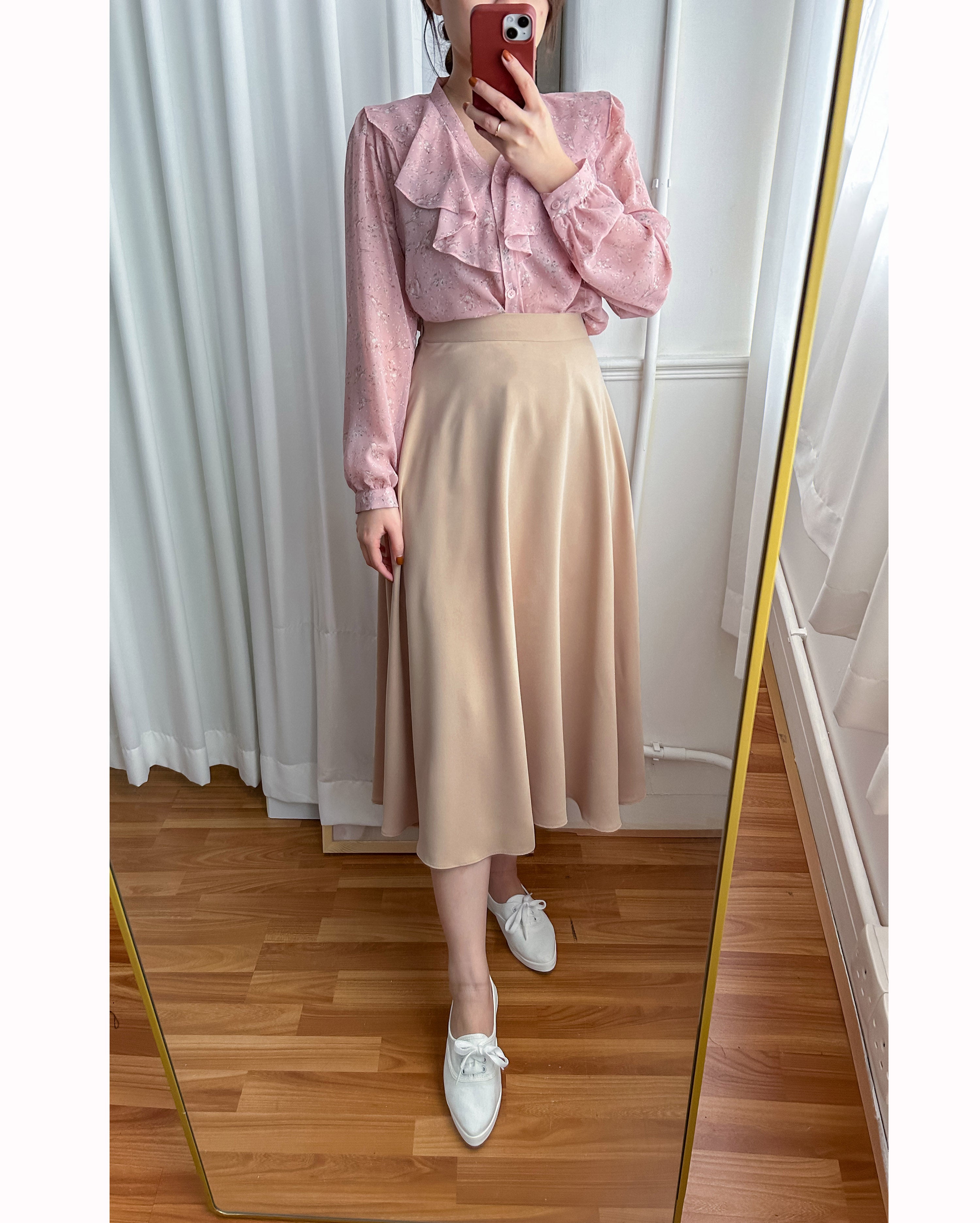 Silk Smooth 四色絲滑質料顯瘦傘形長裙, Skirt/ SK8673 (Ivory/black sold out)