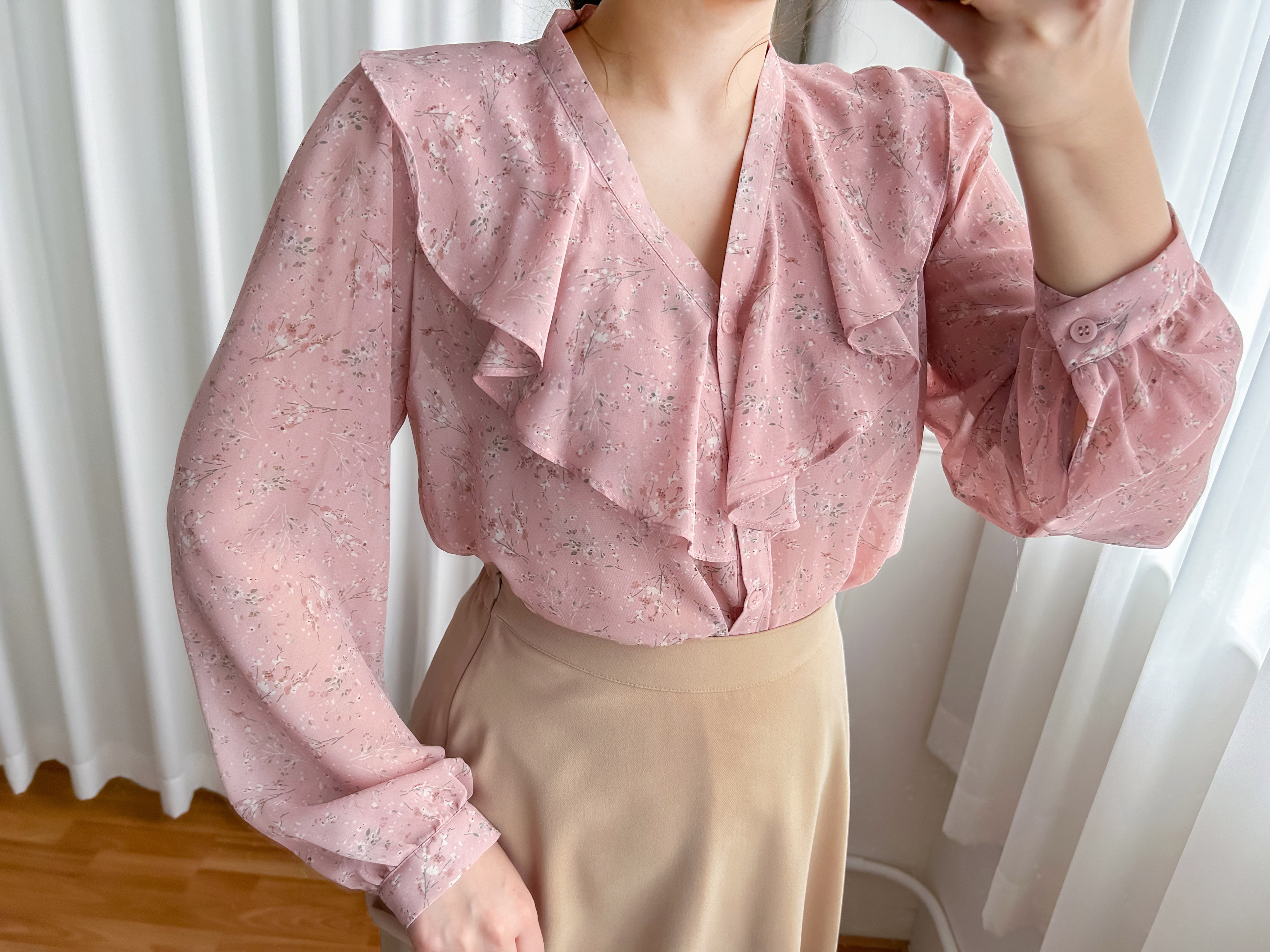 Ruffle Floral 氧氣感花枝飄飄領口, Blouse/ BU8890 (white sold out)