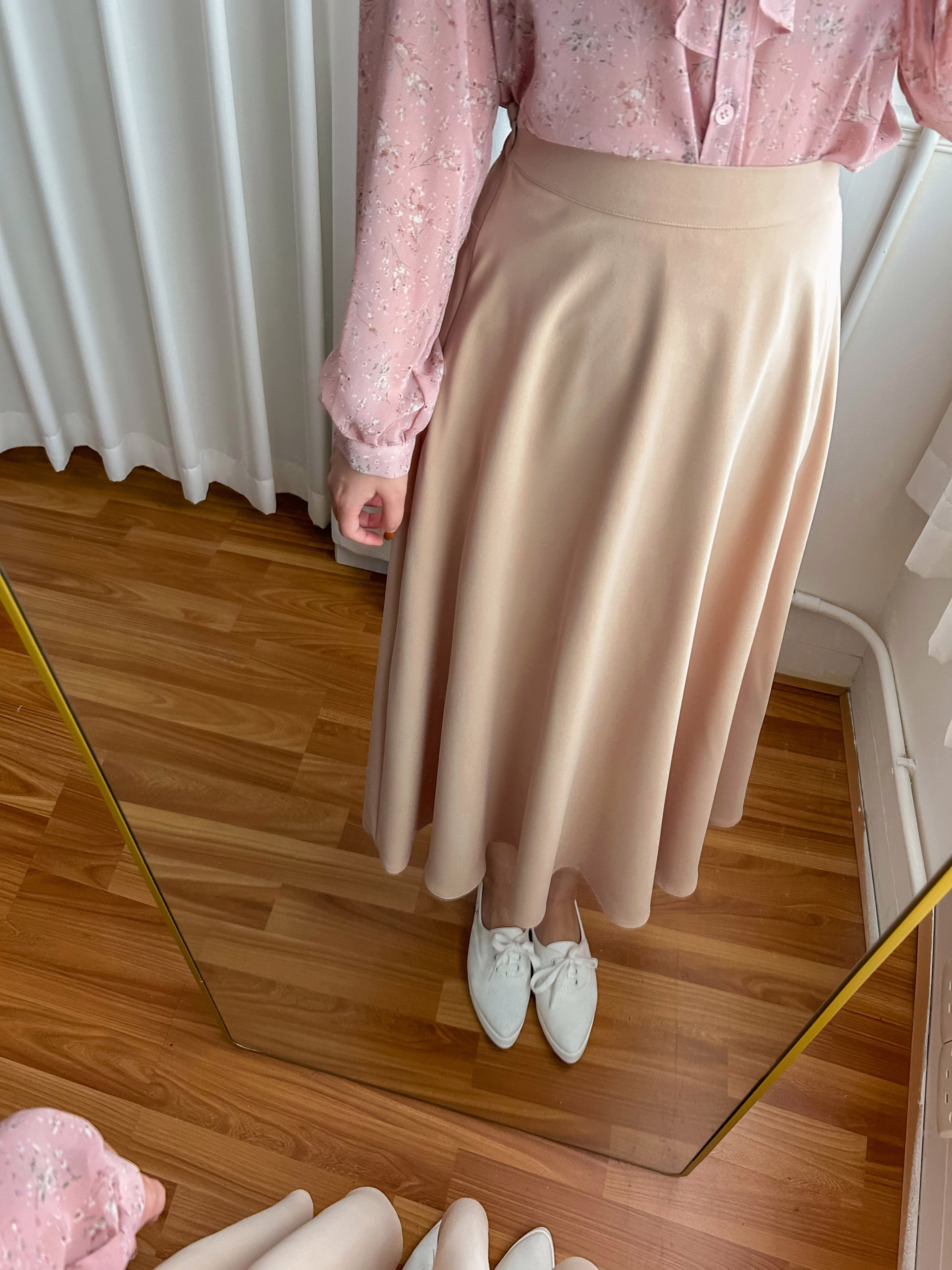 Silk Smooth 四色絲滑質料顯瘦傘形長裙, Skirt/ SK8673 (Ivory/black sold out)