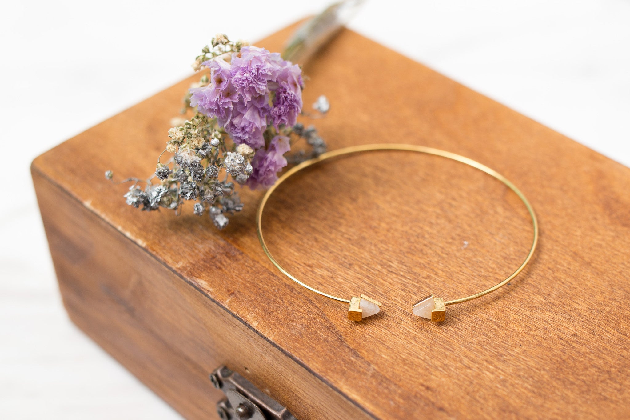 Triangle Gemstone Bangle/ BL8035