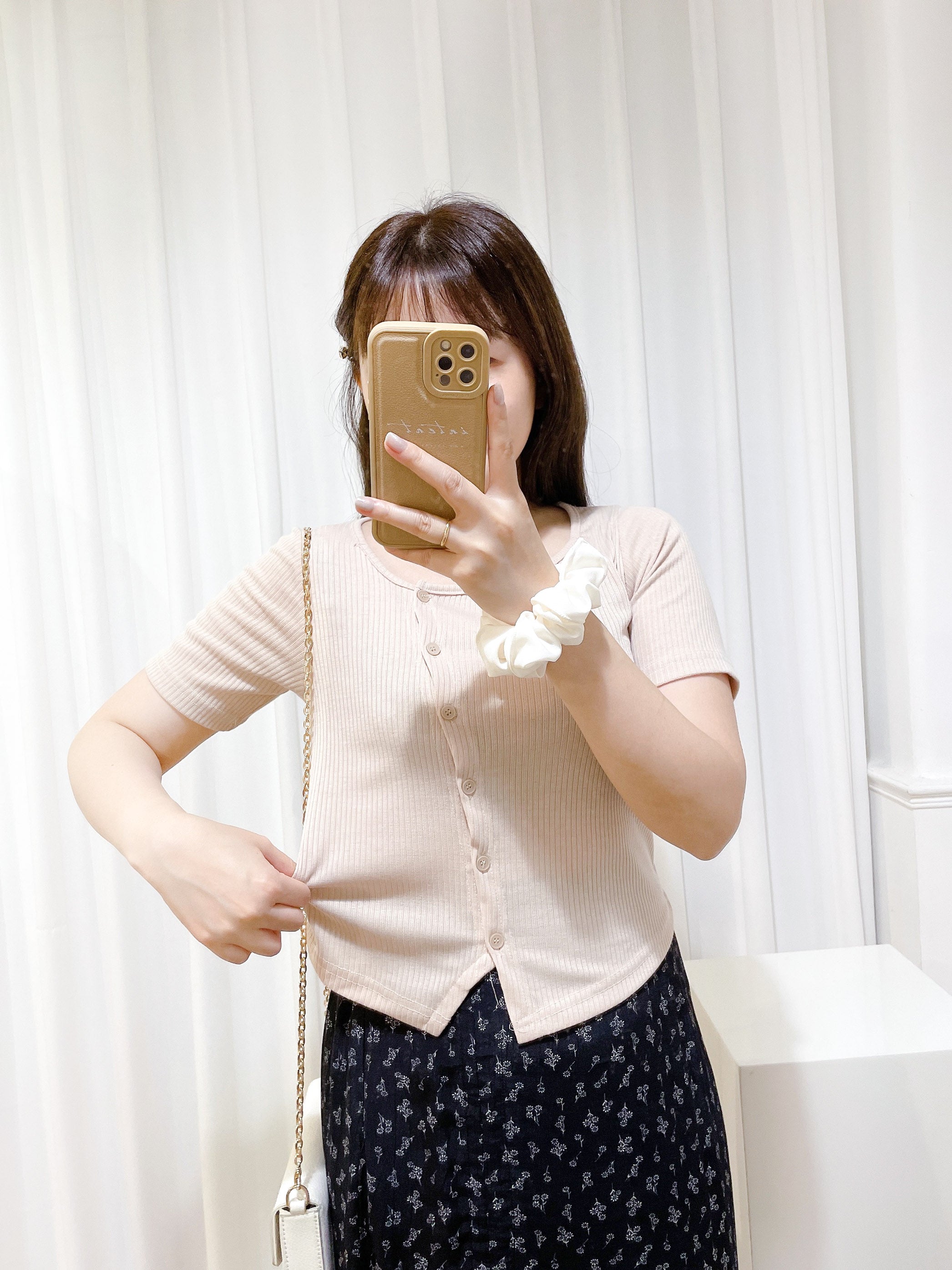Asymmetric 寬方領斜排鈕扣彈性, Top/ TP8853